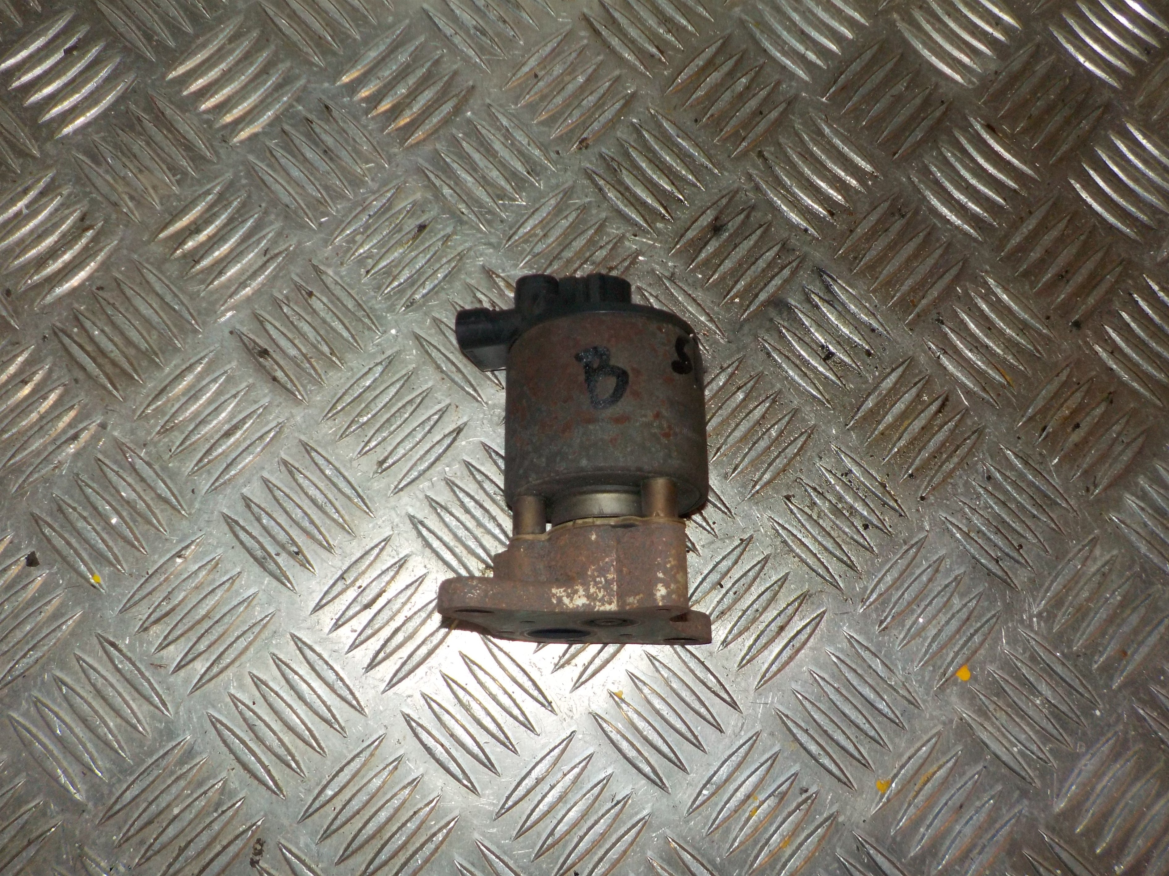 Opel Omega C Egr Ventil Med OEM Nr. 94107 Fra Opel Ophugger