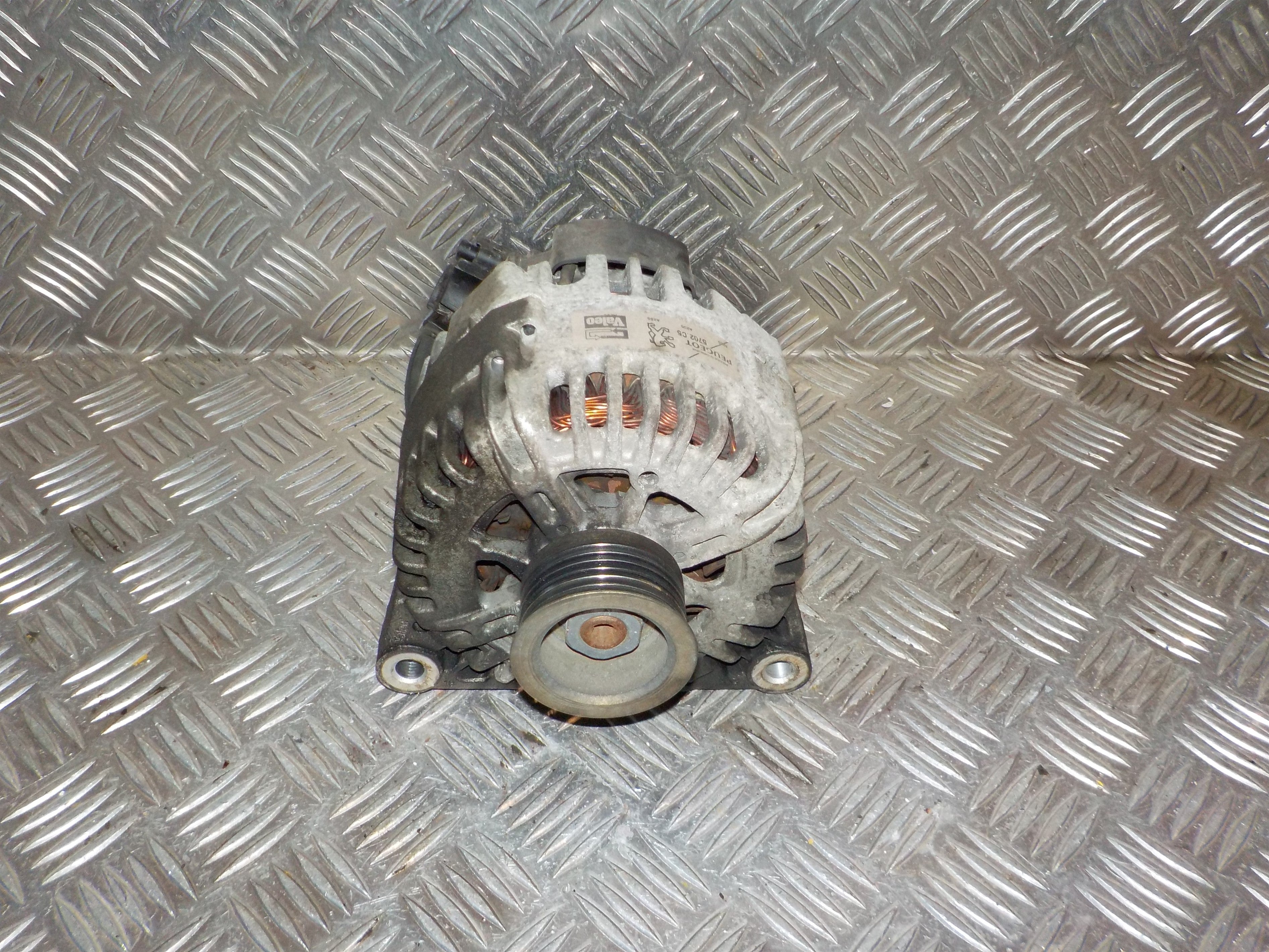 Peugeot 206 Generator Med OEM Nr. 9646066880 Fra Peugeot Ophugger