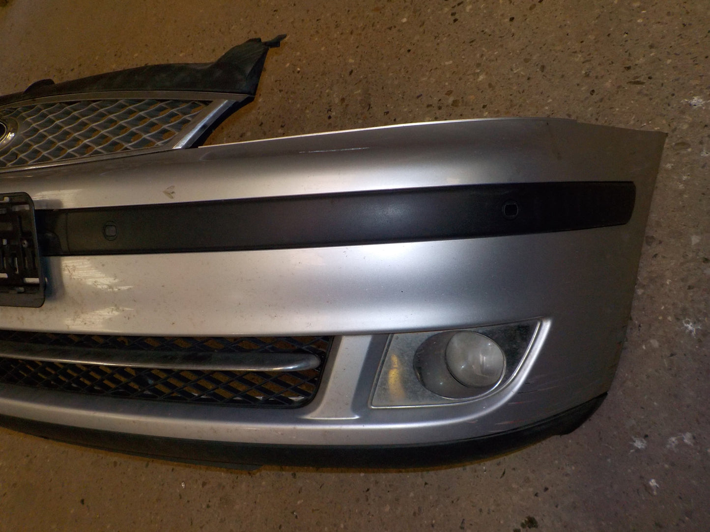 Ford Galaxy Forkofanger Med OEM Nr. 1324223 Fra Ford Ophugger