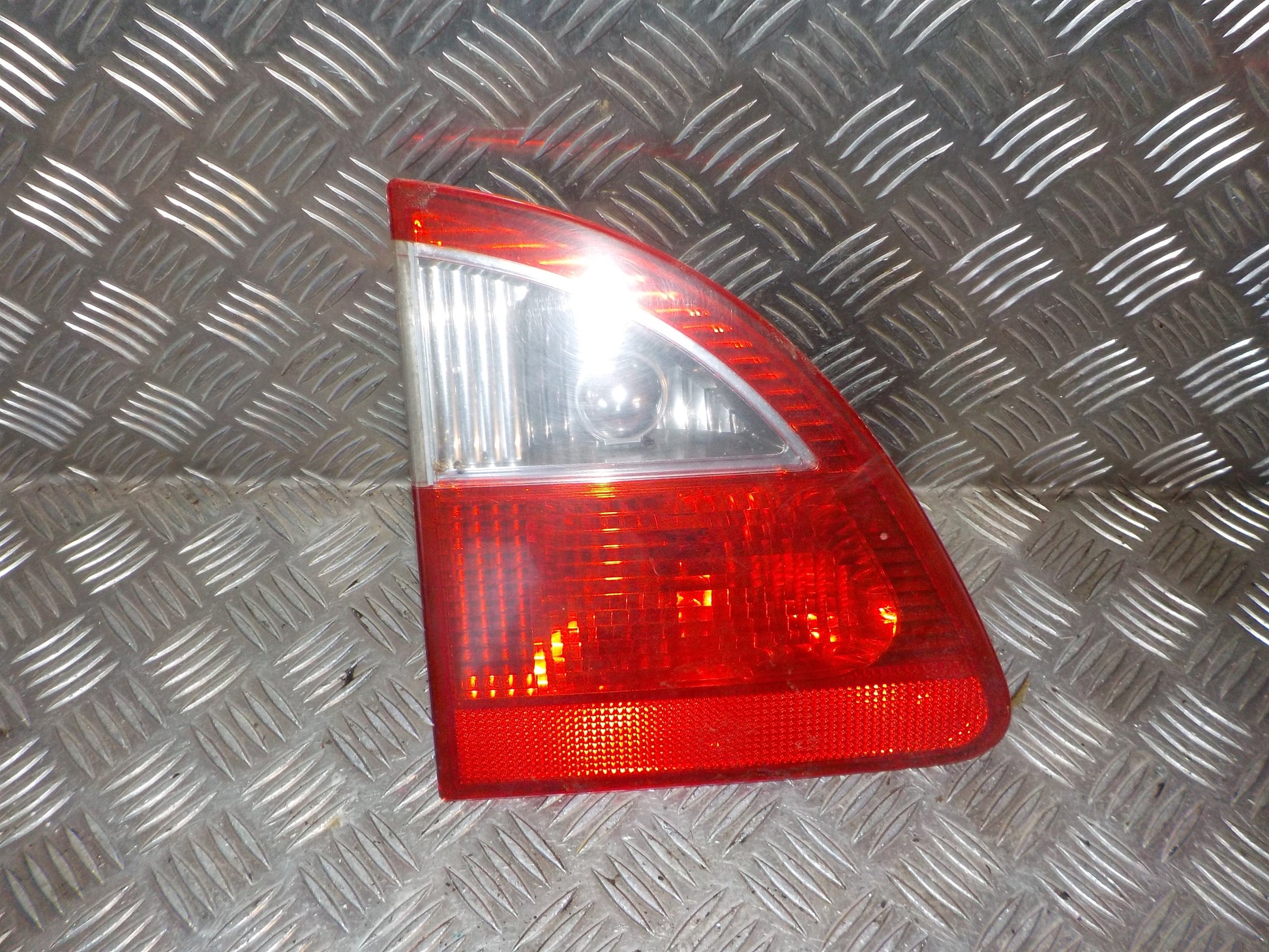 Ford Galaxy Baglygte Med OEM Nr. 7M5945093C Fra Ford Ophugger