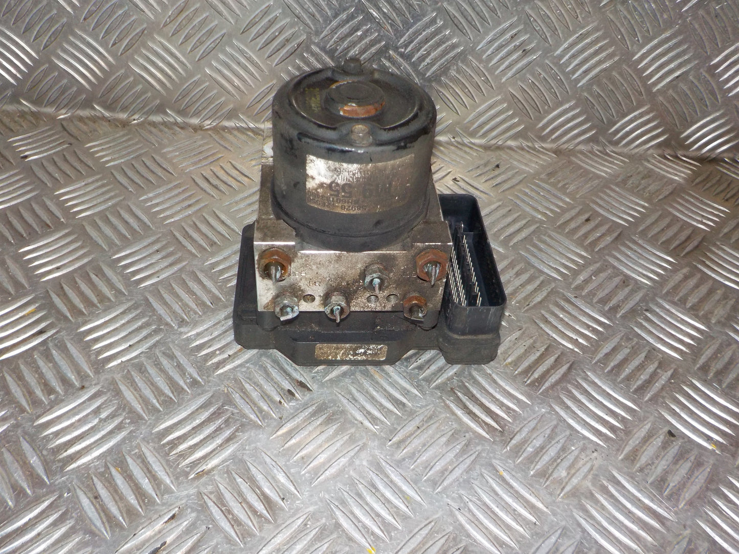 Hyundai Tucson Abs Pumpe Med OEM Nr. 589202E550 Fra Hyundai Ophugger