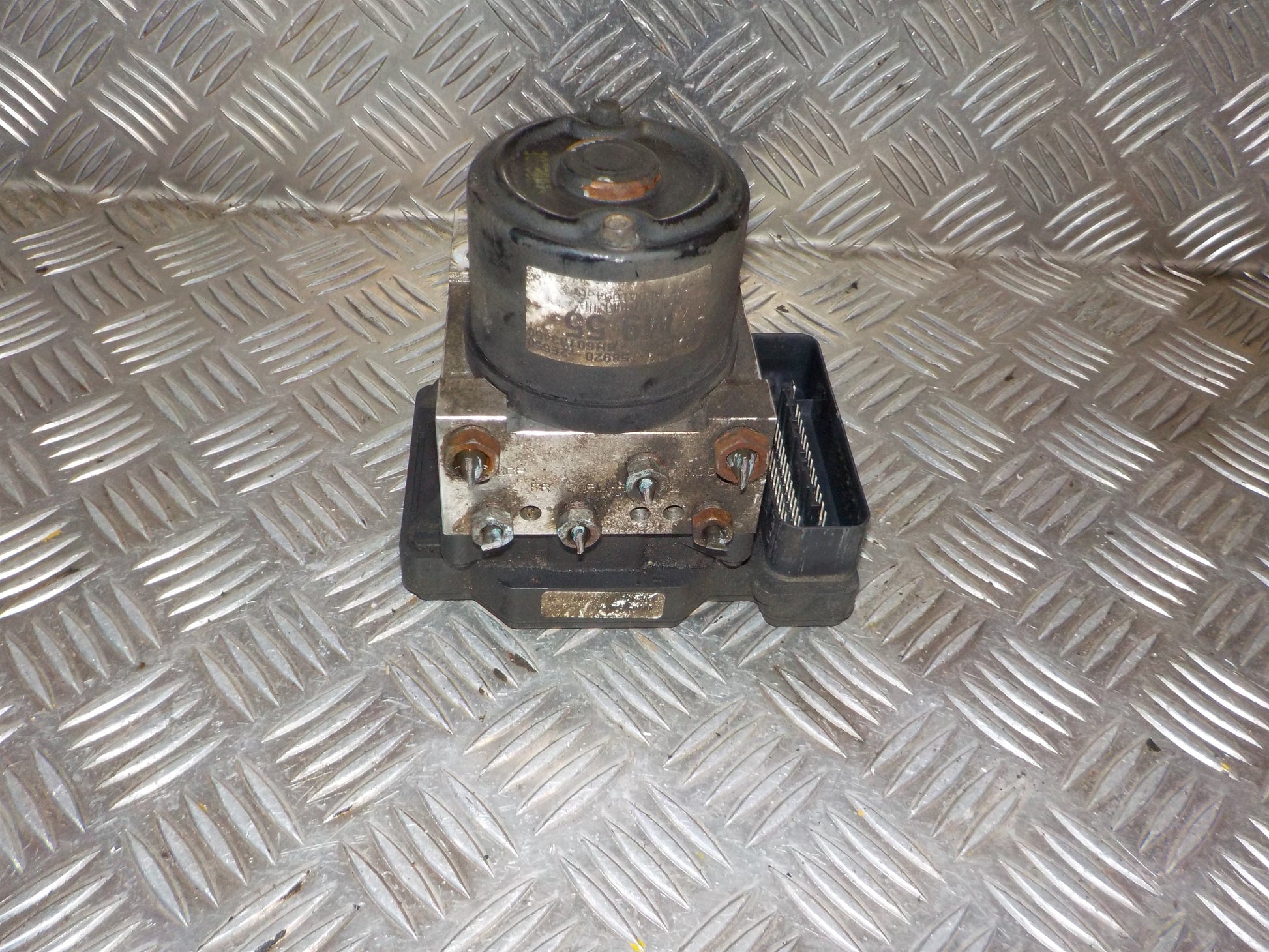 Hyundai Tucson Abs Pumpe Med OEM Nr. 589202E550 Fra Hyundai Ophugger