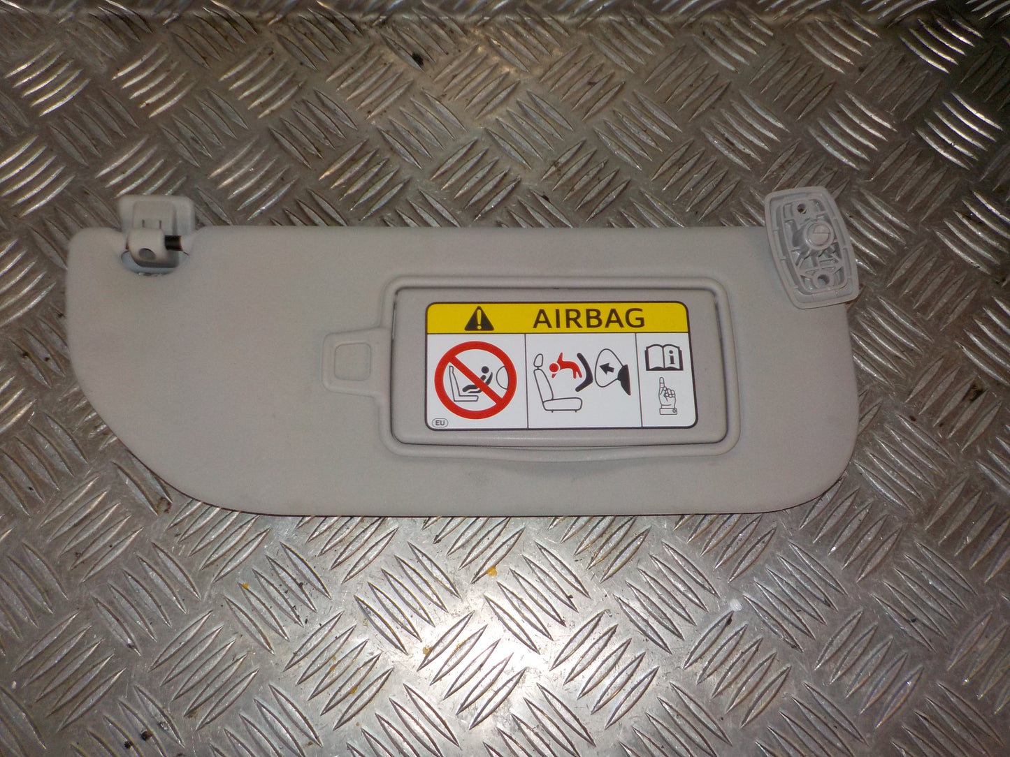 Citroen C1 Solskærm Med OEM Nr. 16117727BJ Fra Citroen Ophugger