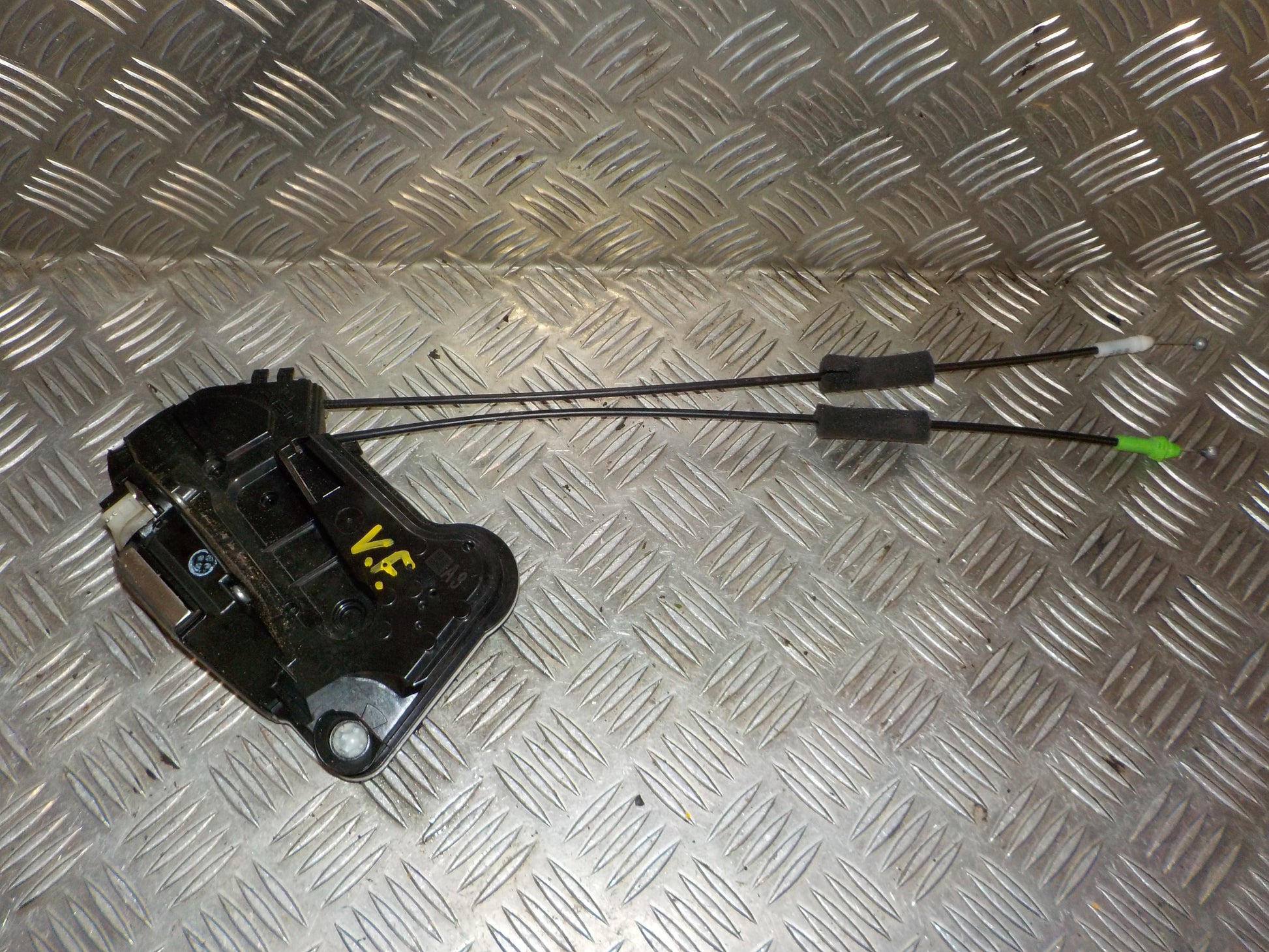 Citroen C1 Dørlås Med OEM Nr. B000843080 Fra Citroen Ophugger