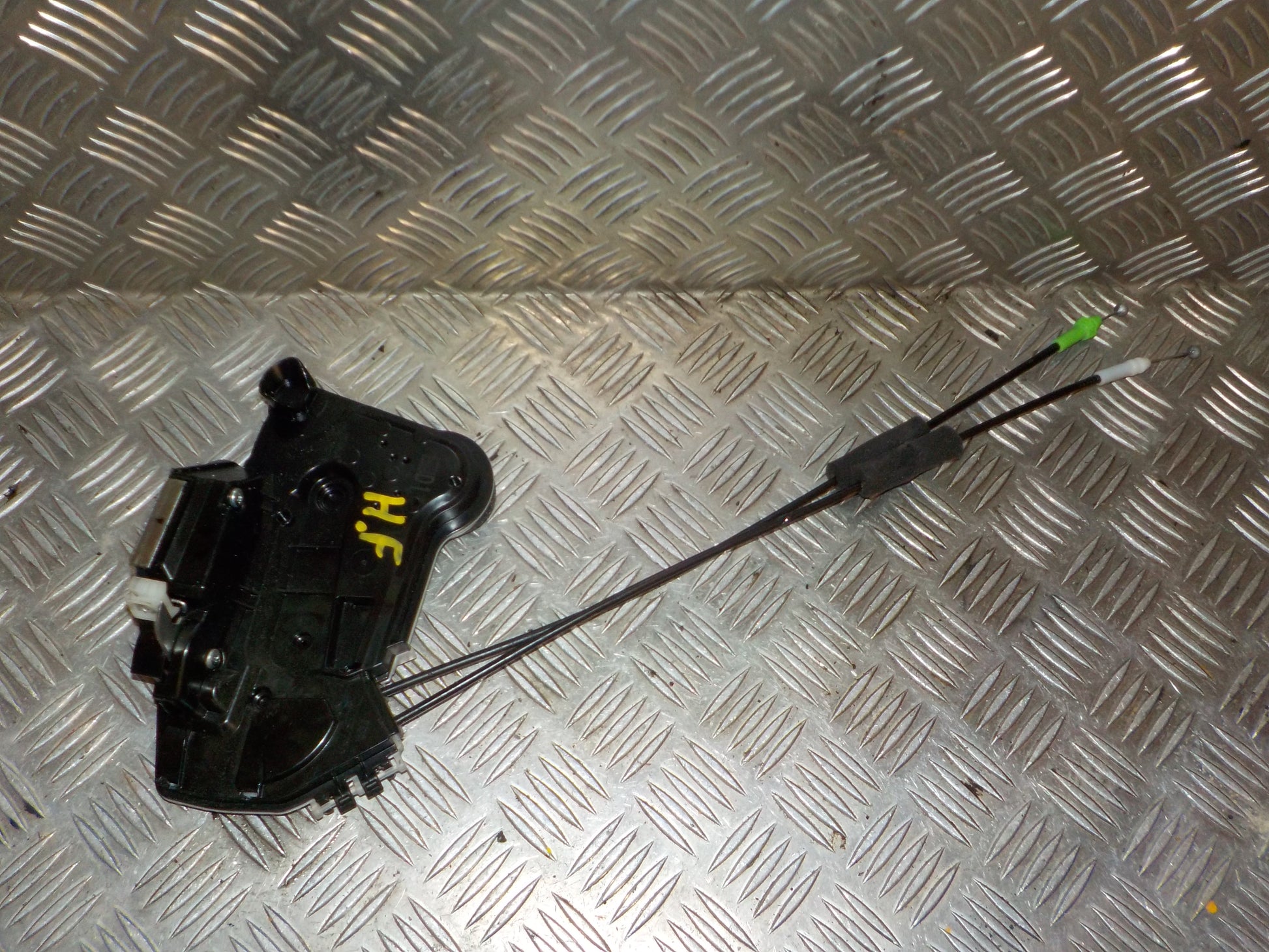 Citroen C1 Dørlås Med OEM Nr. B000961880 Fra Citroen Ophugger