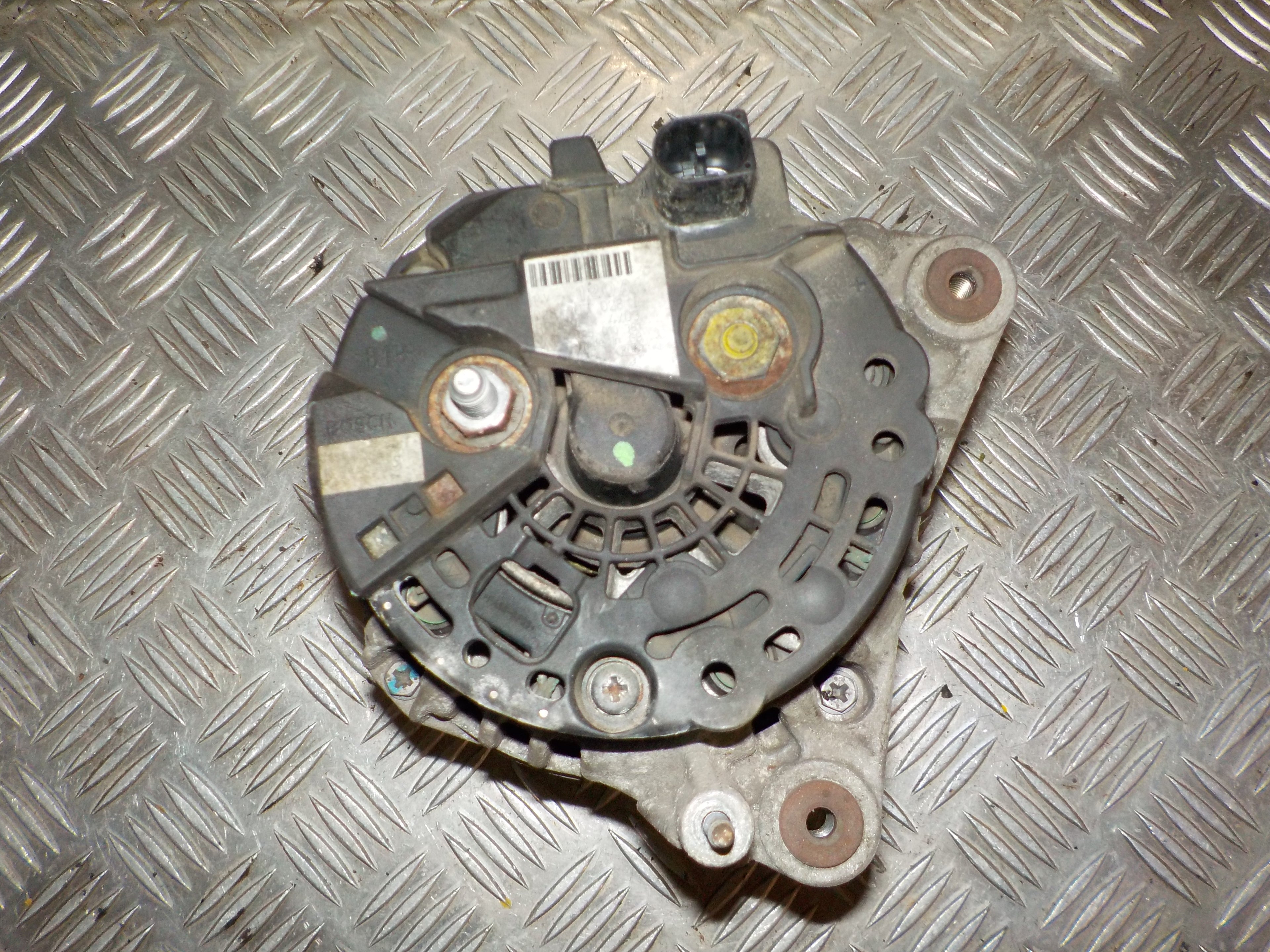 Audi A3 Generator Med OEM Nr. 028903028E Fra Audi Ophugger