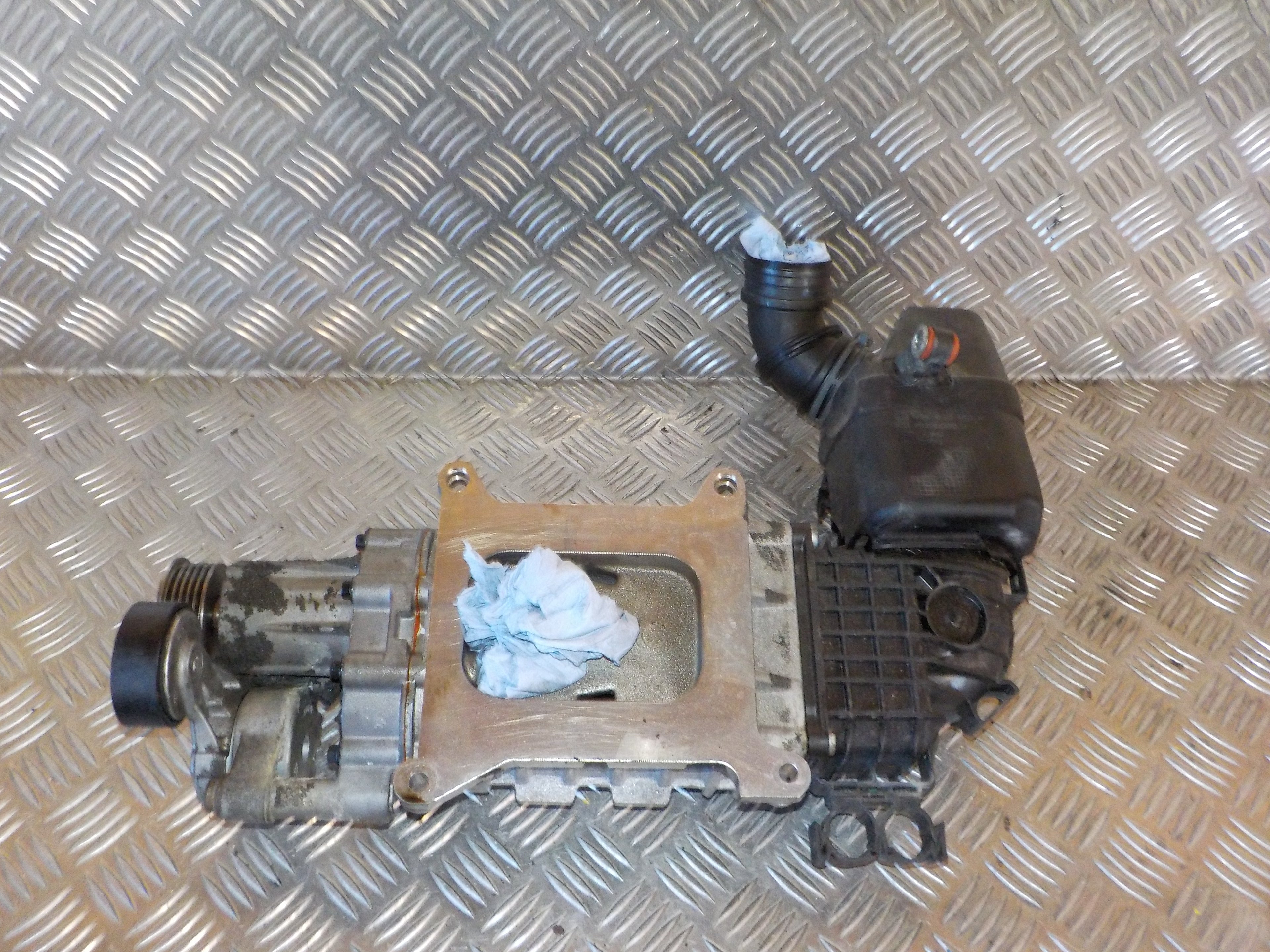 VW Golf 6 1K Kompressorpumpe Med OEM Nr. 03C276325 Fra VW Ophugger