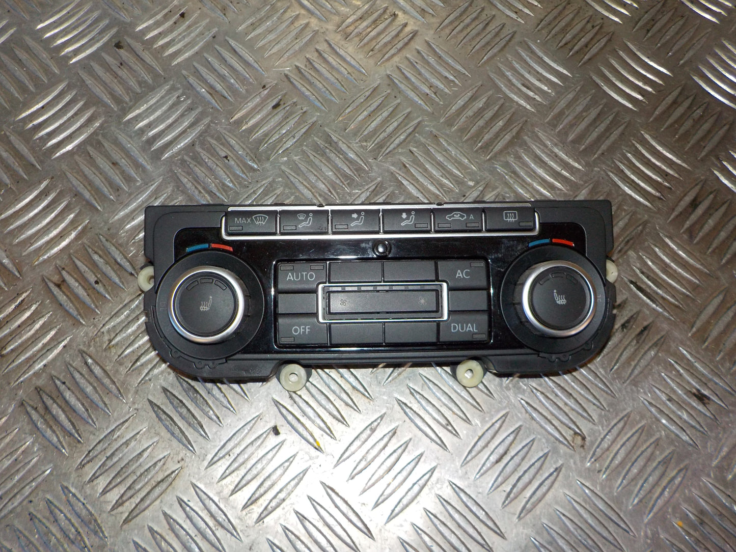 VW Golf 6 1K Varmeregulering Med OEM Nr. 5K0907044AK Fra VW Ophugger