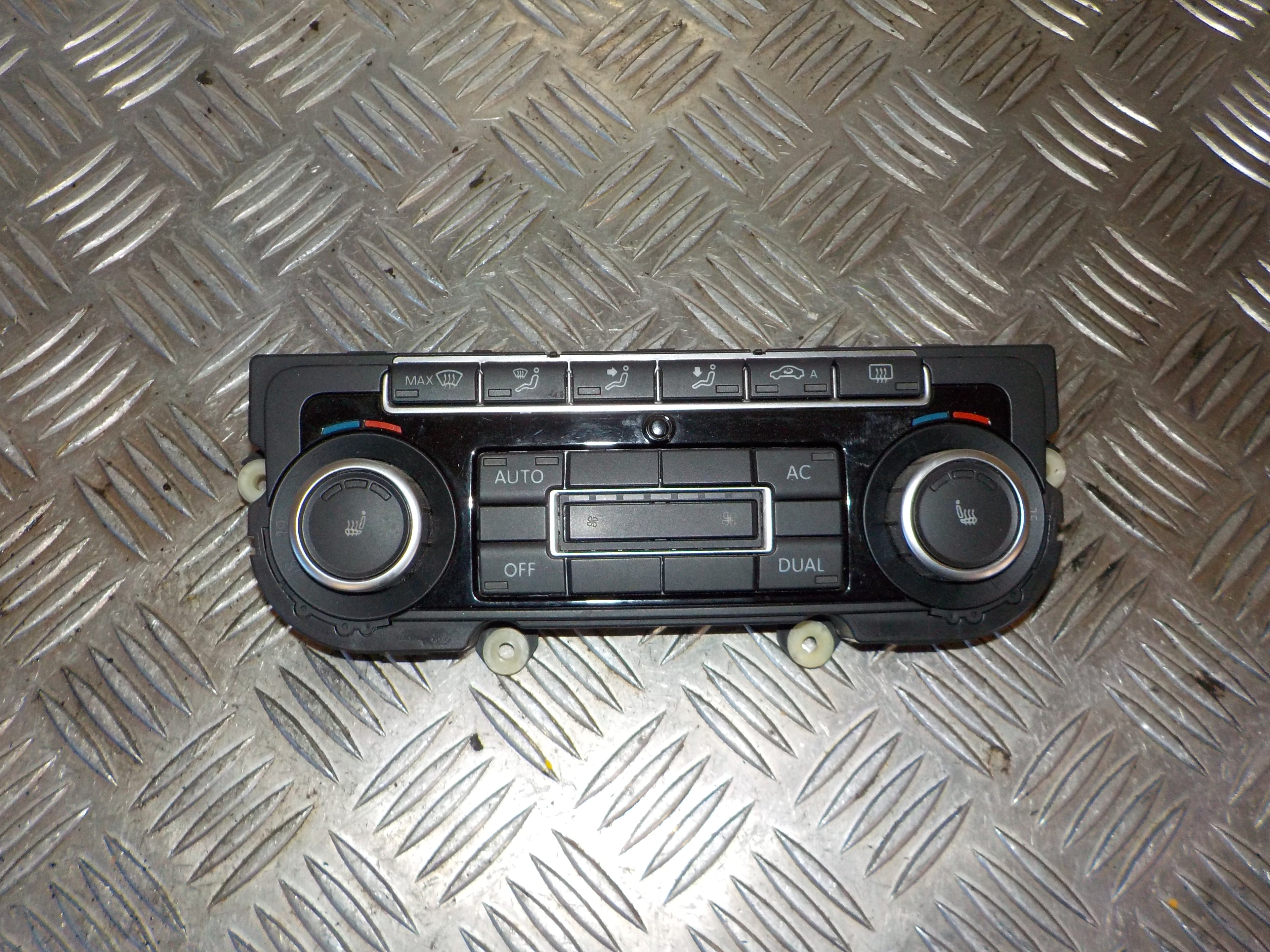 VW Golf 6 1K Varmeregulering Med OEM Nr. 5K0907044AK Fra VW Ophugger