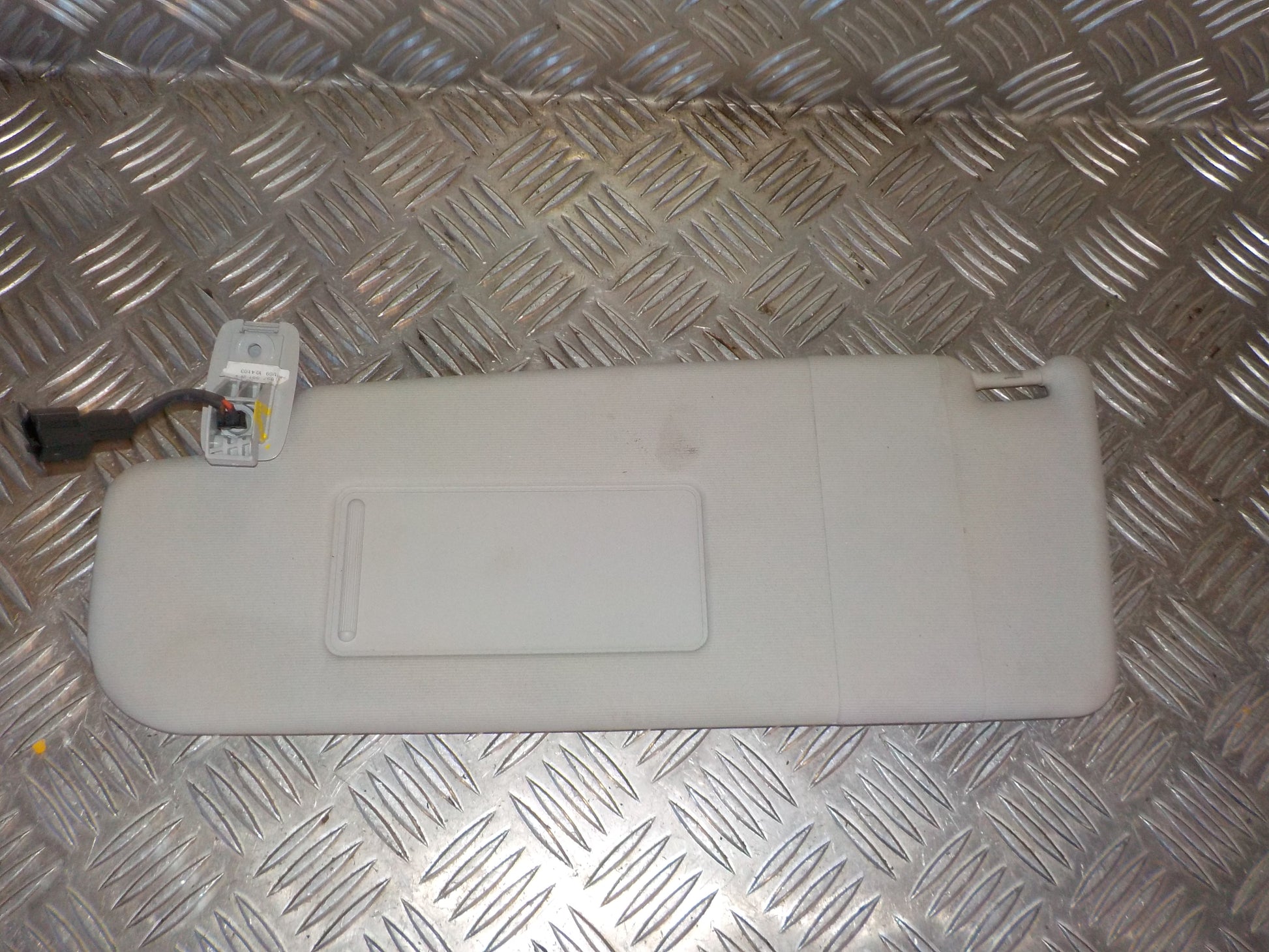 VW Golf 6 1K Solskærm Med OEM Nr. 1K0857551N Fra VW Ophugger
