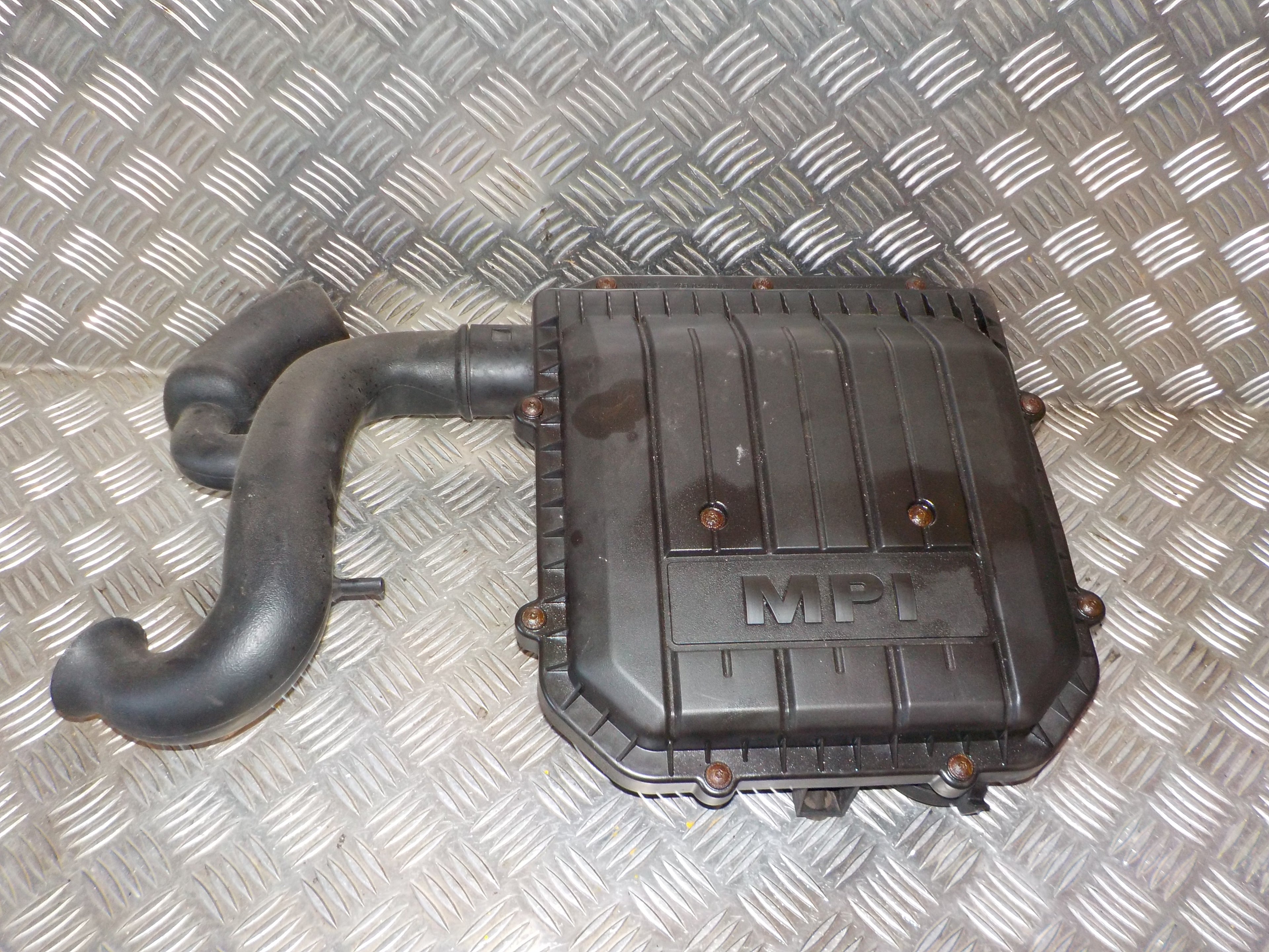 Seat Mii Luftfilterkasse  Med OEM Nr. 04C129611J Fra Seat Ophugger