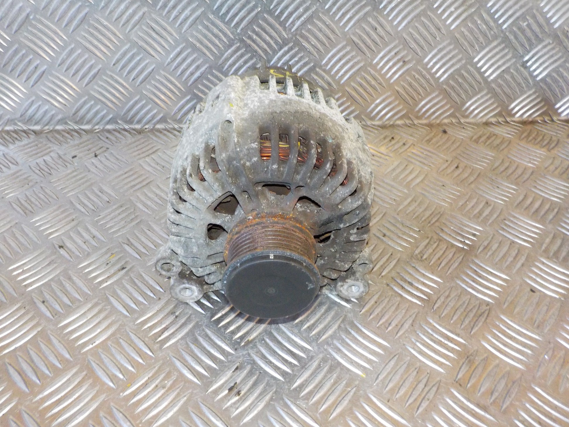 Audi A3 8P Generator Med OEM Nr. 06F903023C Fra Audi Ophugger