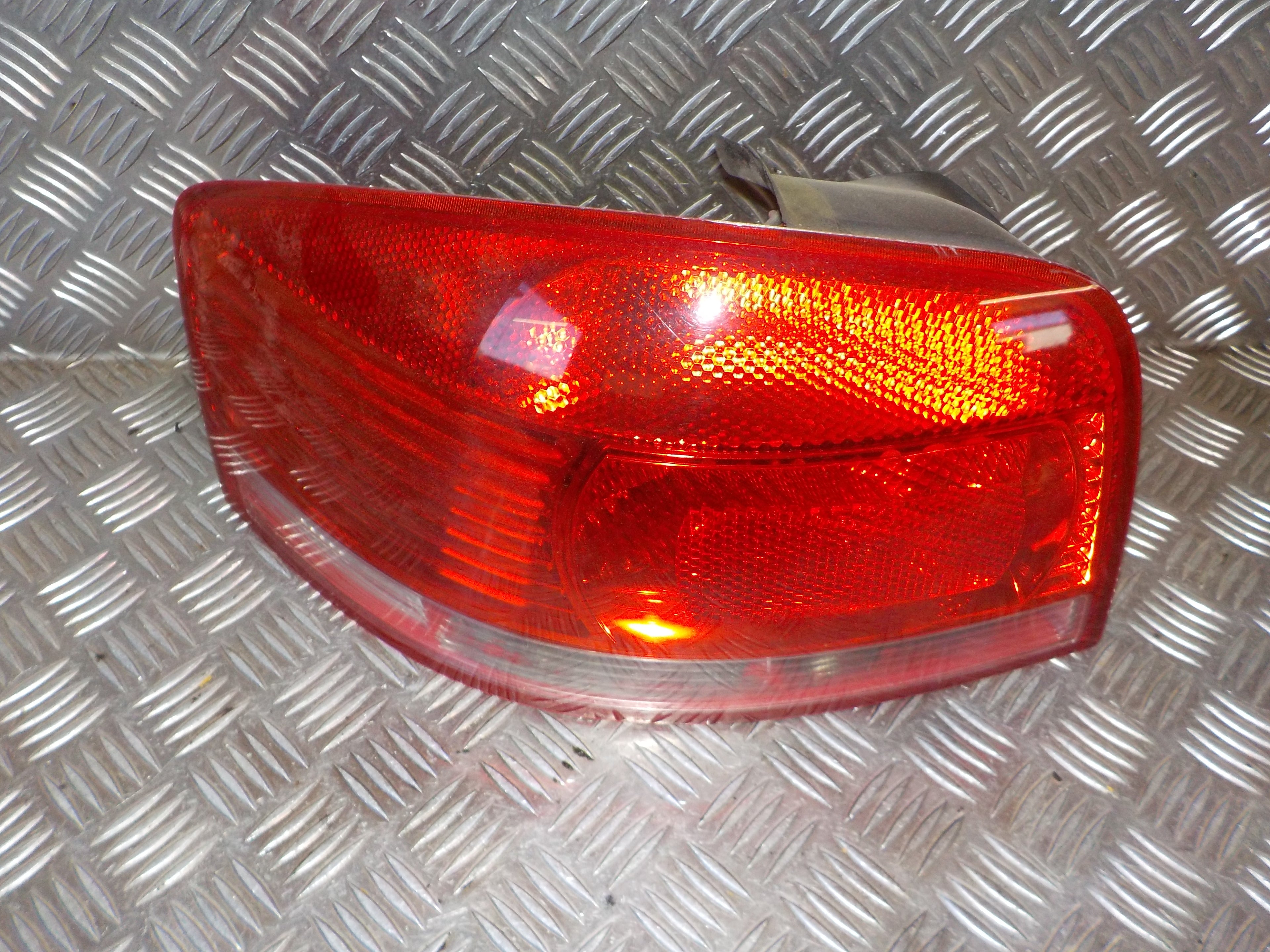 Audi A3 Baglygte Med OEM Nr. 8P0945095 Fra Audi Ophugger