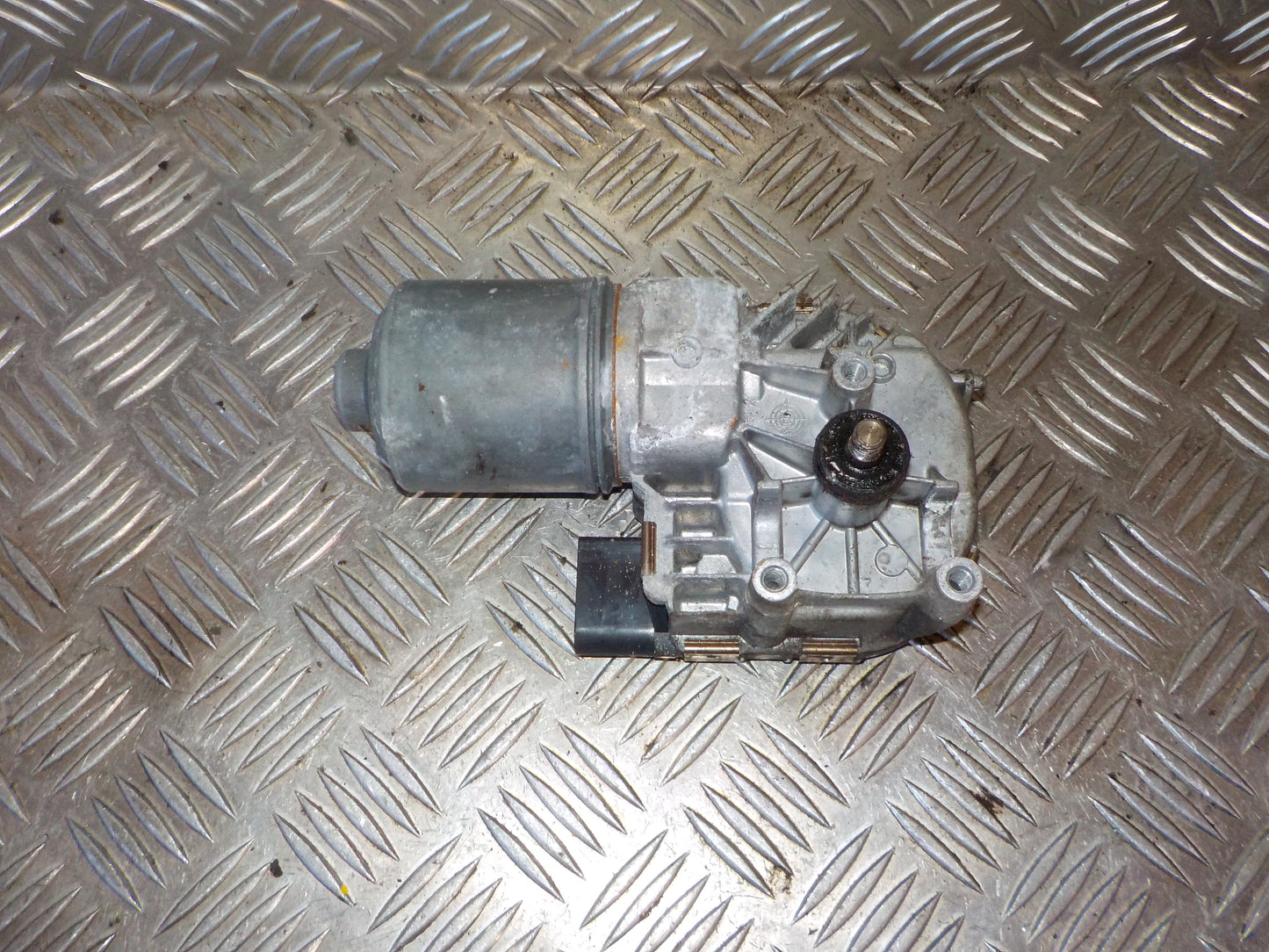 Audi A3 8P Viskermotor Med OEM Nr. 8P1955119E Fra Audi Ophugger