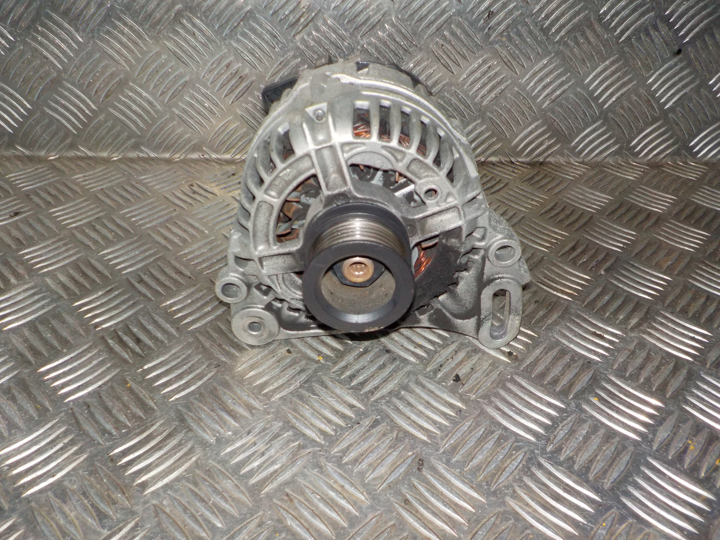 VW Fox 5Z Generator Med OEM Nr. 045903023CX Fra VW Ophugger