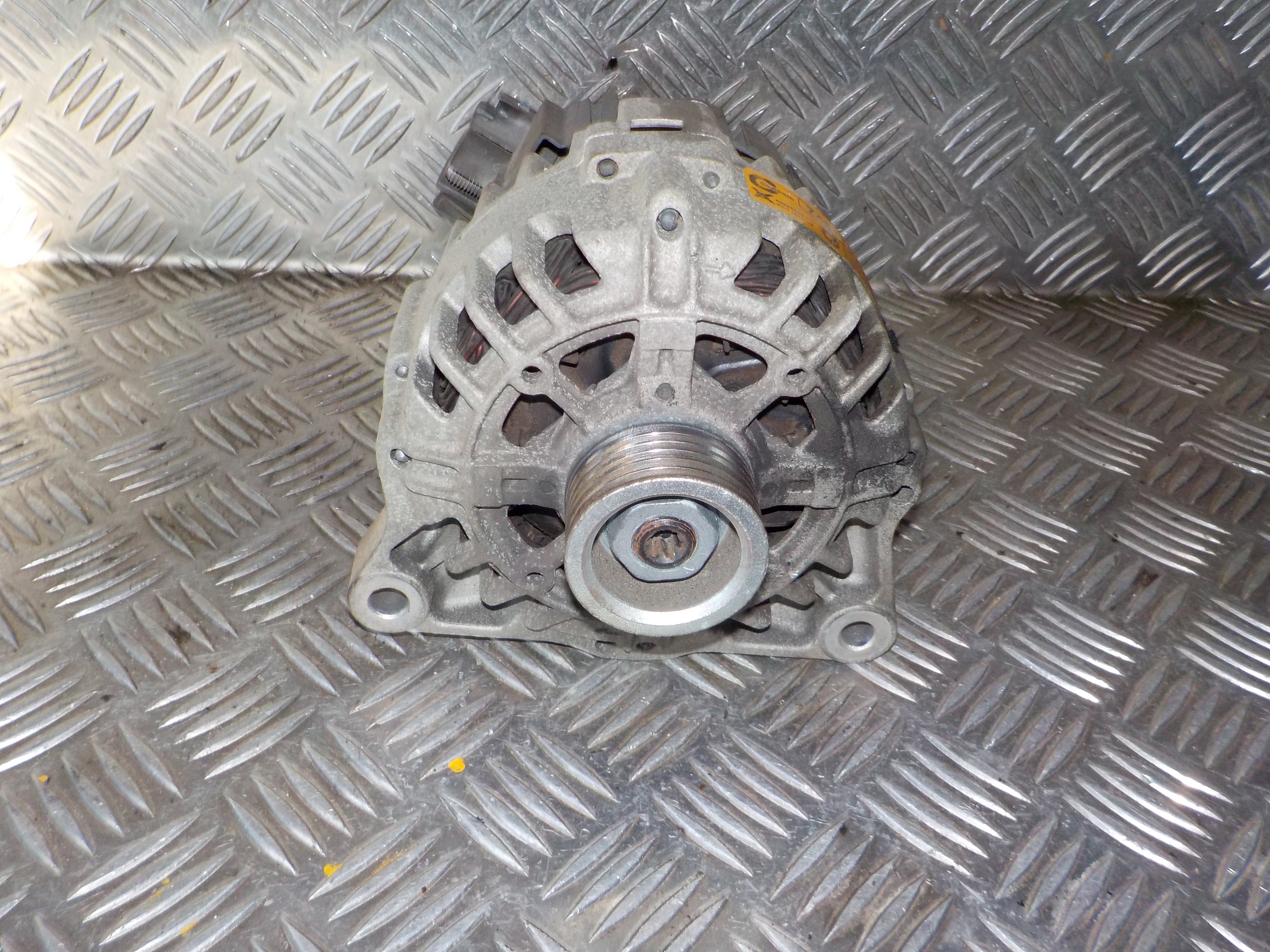 Peugeot 307 Generator Med OEM Nr. 9646321780 Fra Peugeot Ophugger