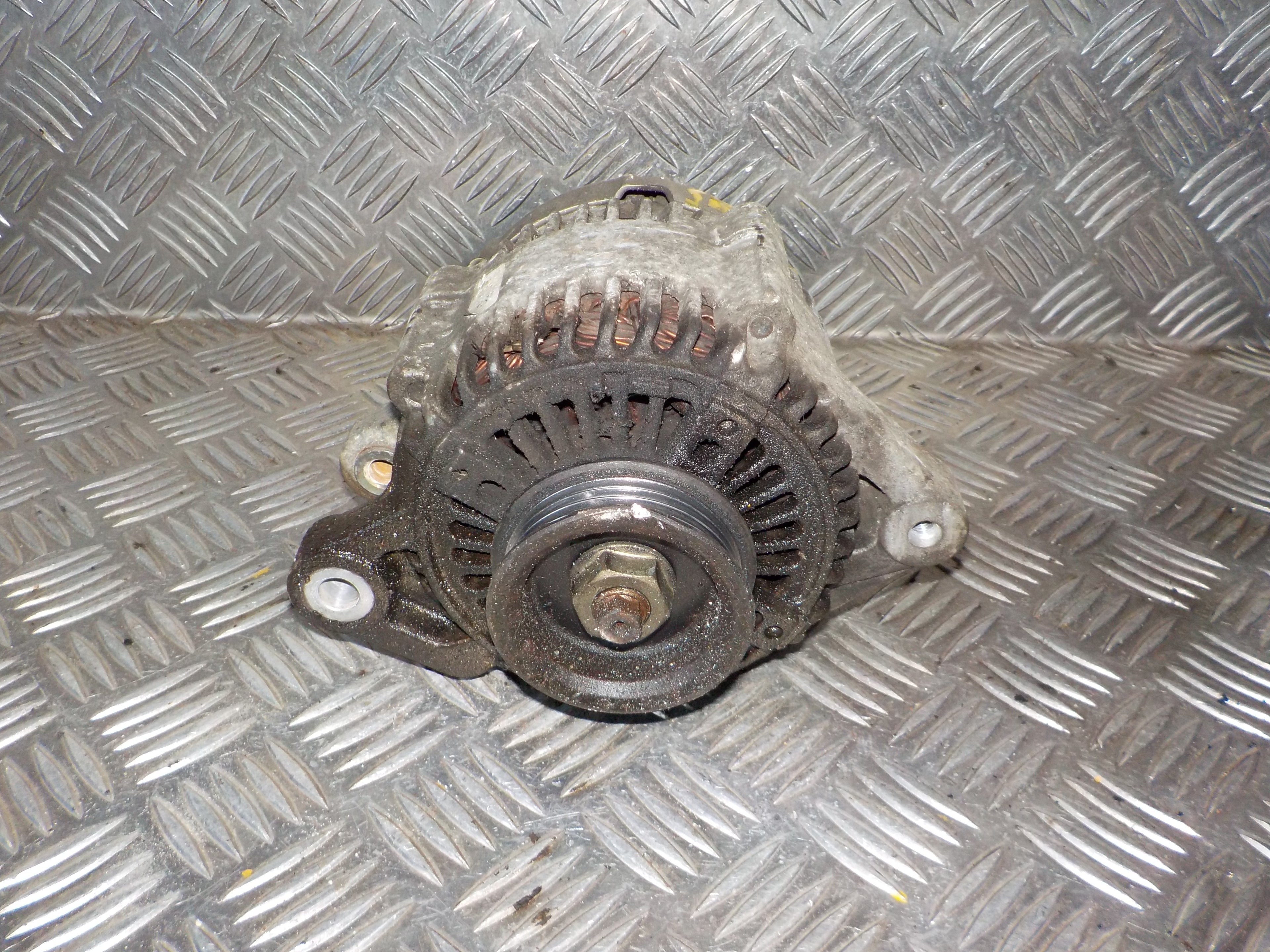 Toyota Yaris Verso Generator Med OEM Nr. 2706021020 Fra Toyota Ophugger