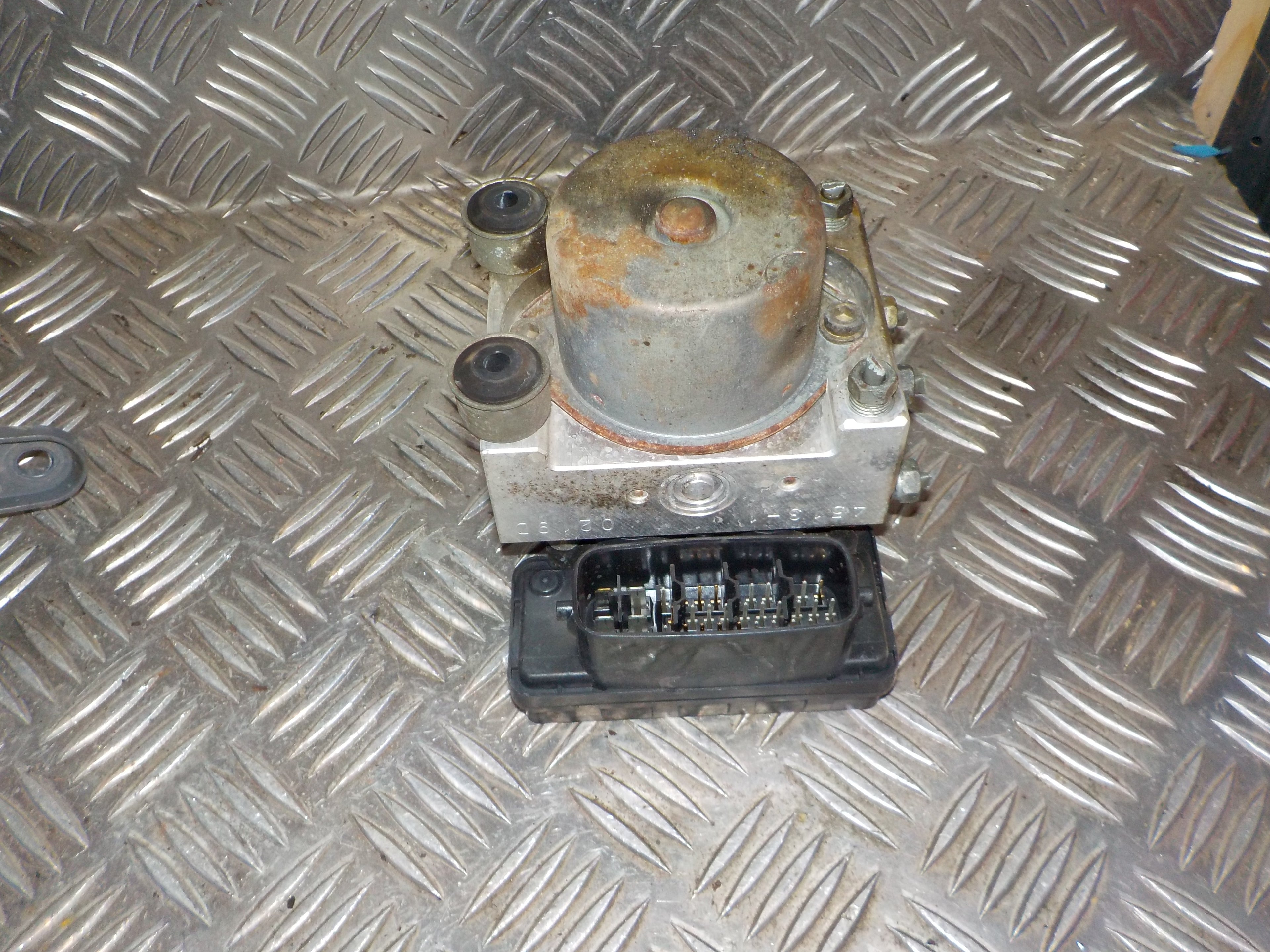 Toyota Yaris Verso ABS Pumpe Med OEM Nr. 8954152110 Fra Toyota Ophugger
