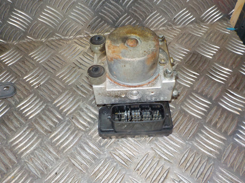 Toyota Yaris Verso ABS Pumpe Med OEM Nr. 8954152110 Fra Toyota Ophugger