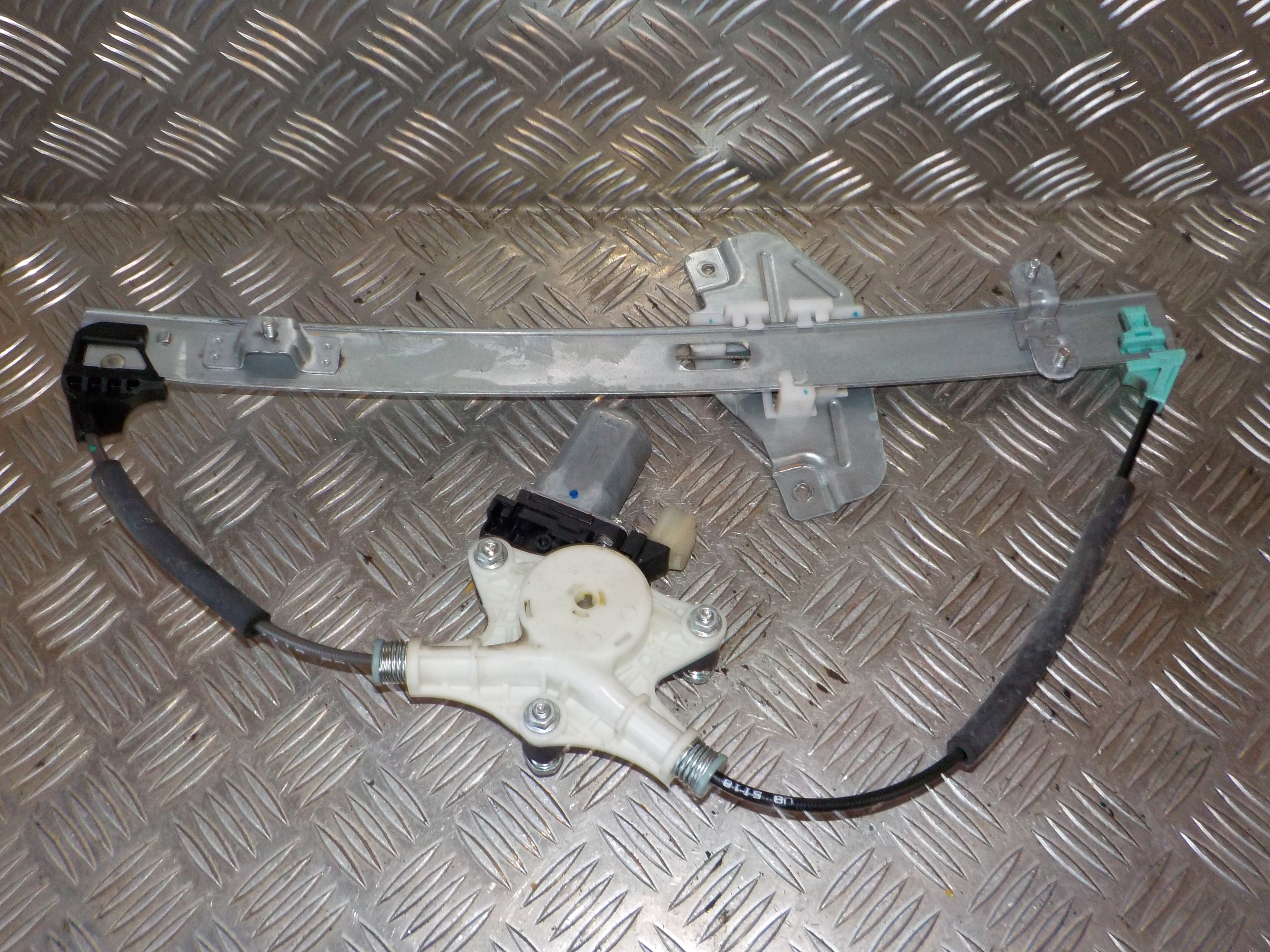 Kia Rio Ub Rudemotor - Rudehejs Med OEM Nr. 824601W000 Fra Kia Ophugger