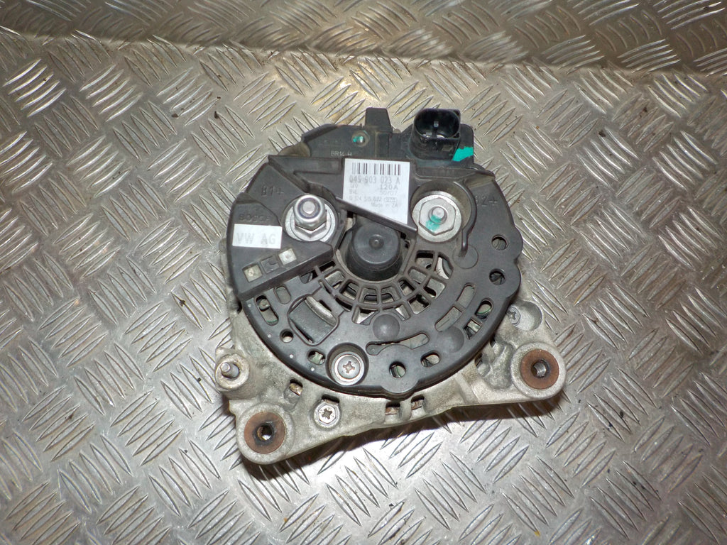 Skoda Fabia Generator Med OEM Nr. 045903023F Fra Skoda Ophugger