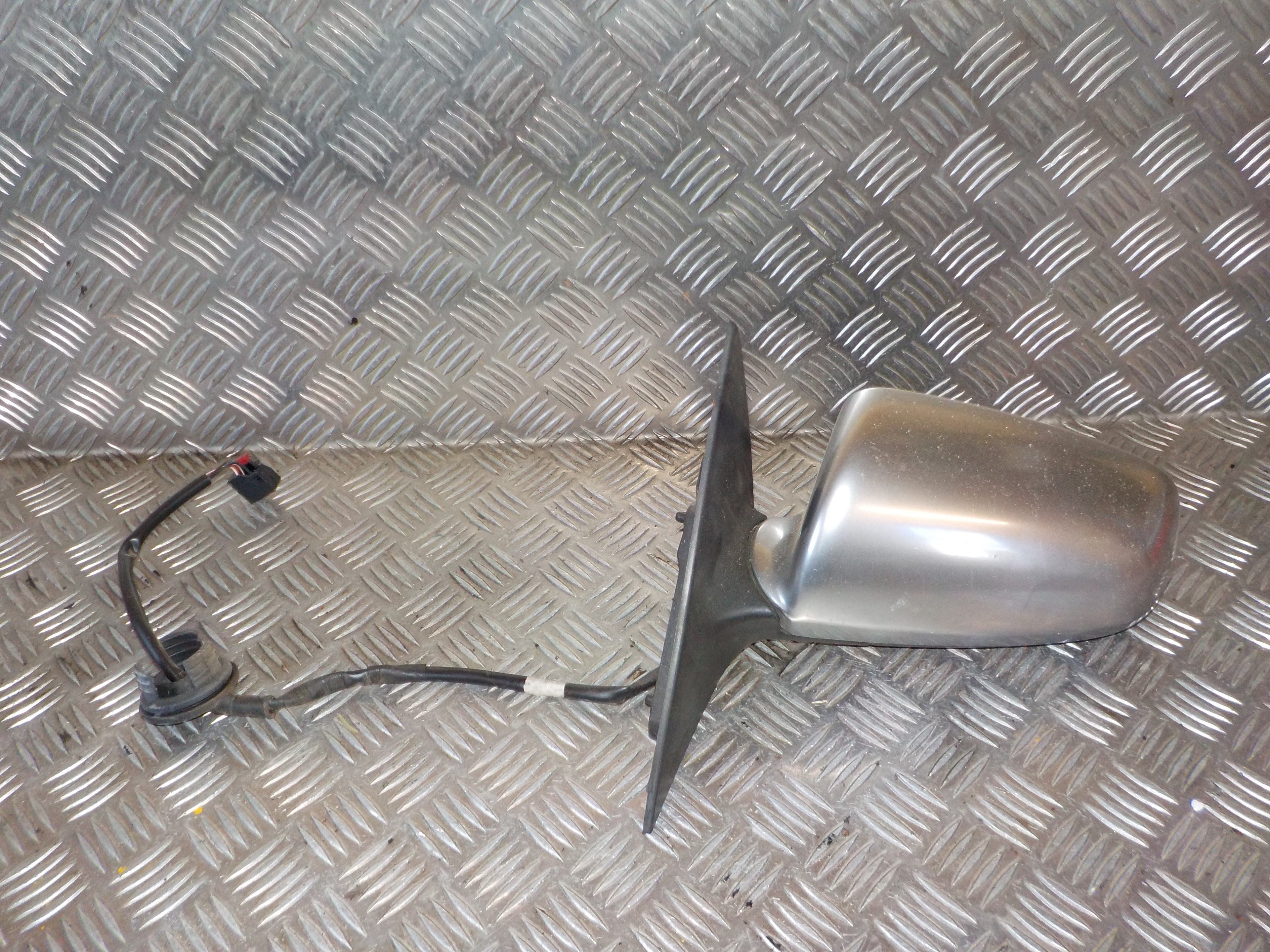 Audi A6 Sidespejl Med OEM Nr. 4F1858531J Fra Audi Ophugger