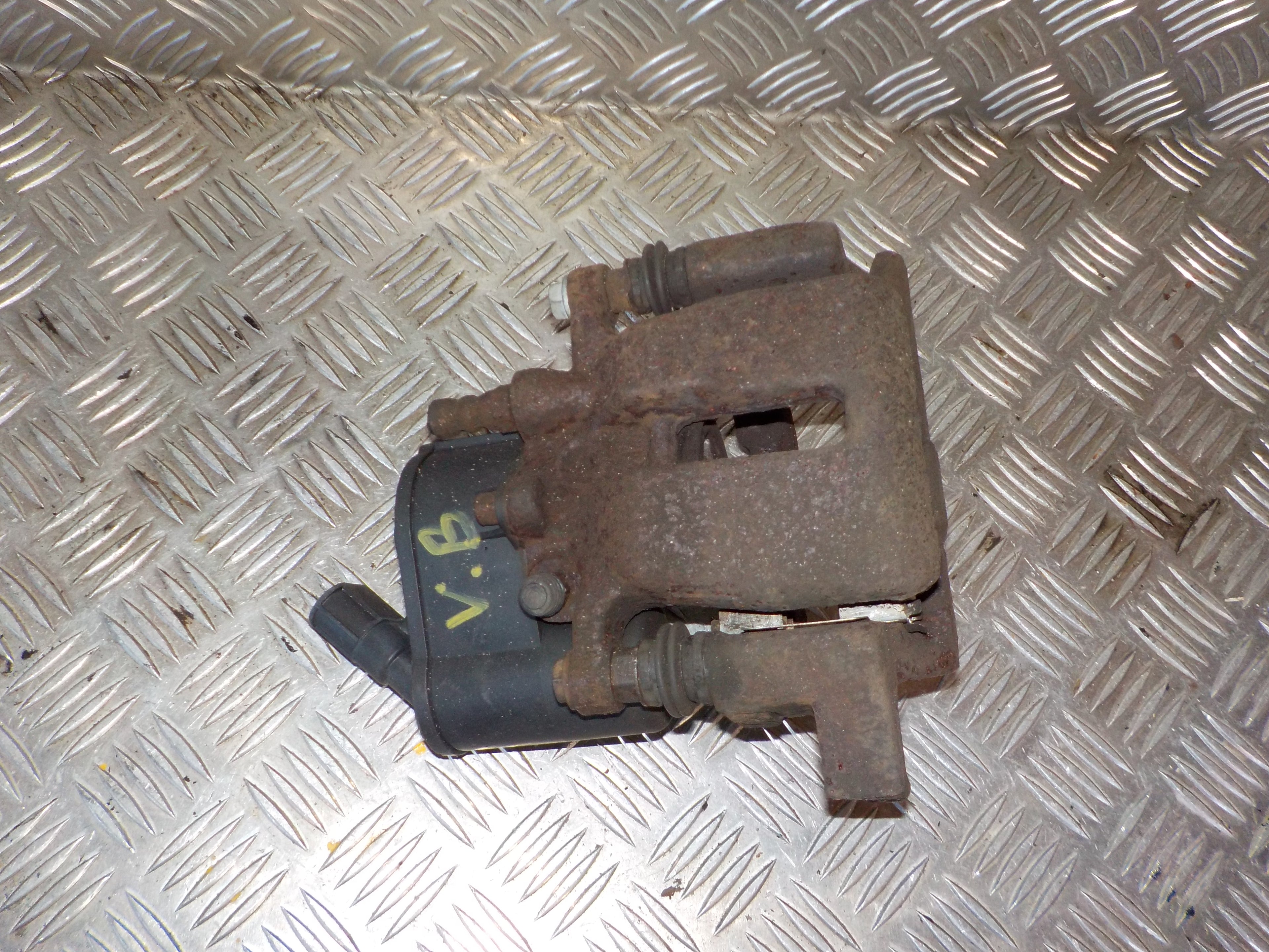 Audi A6 Bremsekaliber Vb Med OEM Nr. 4F0615403F Fra Audi Ophugger