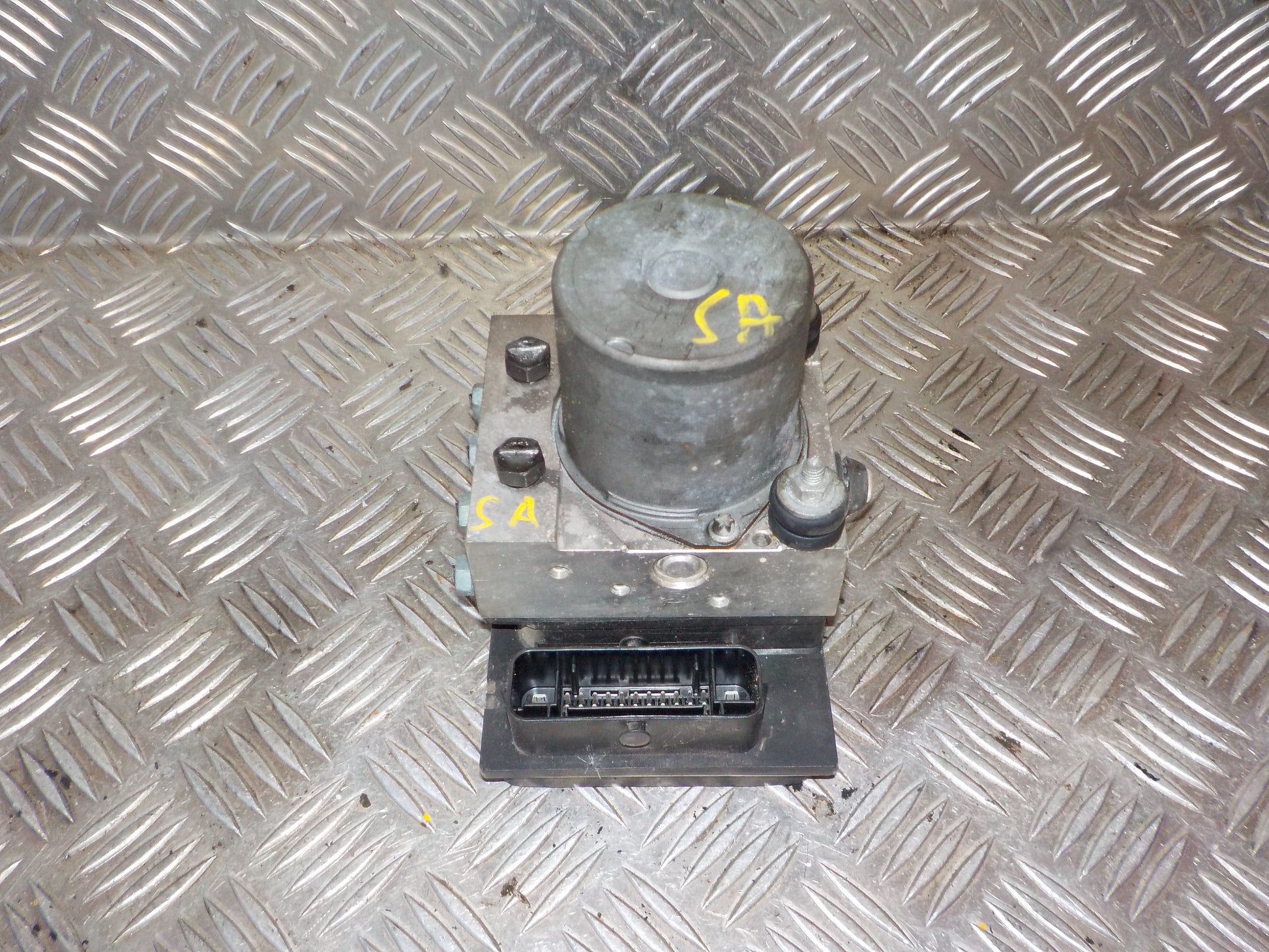 Audi A6 ABS Pumpe Med OEM Nr. 4F0614517AA Fra Audi Ophugger