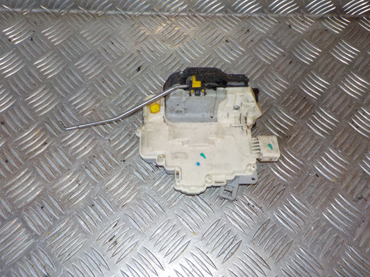 Audi A6 Dørlås Med OEM Nr. 4F1837015E Fra Audi Ophugger
