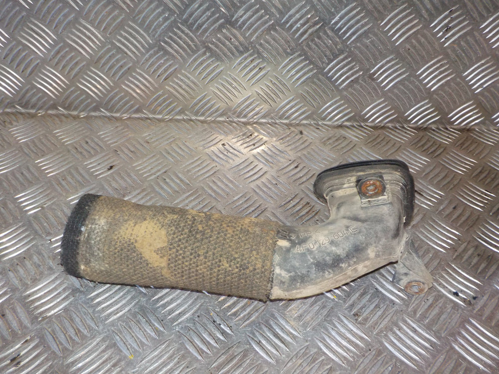 Audi A6 Indsugningsslange Med OEM Nr. 4F0129604C Fra Audi Ophugger