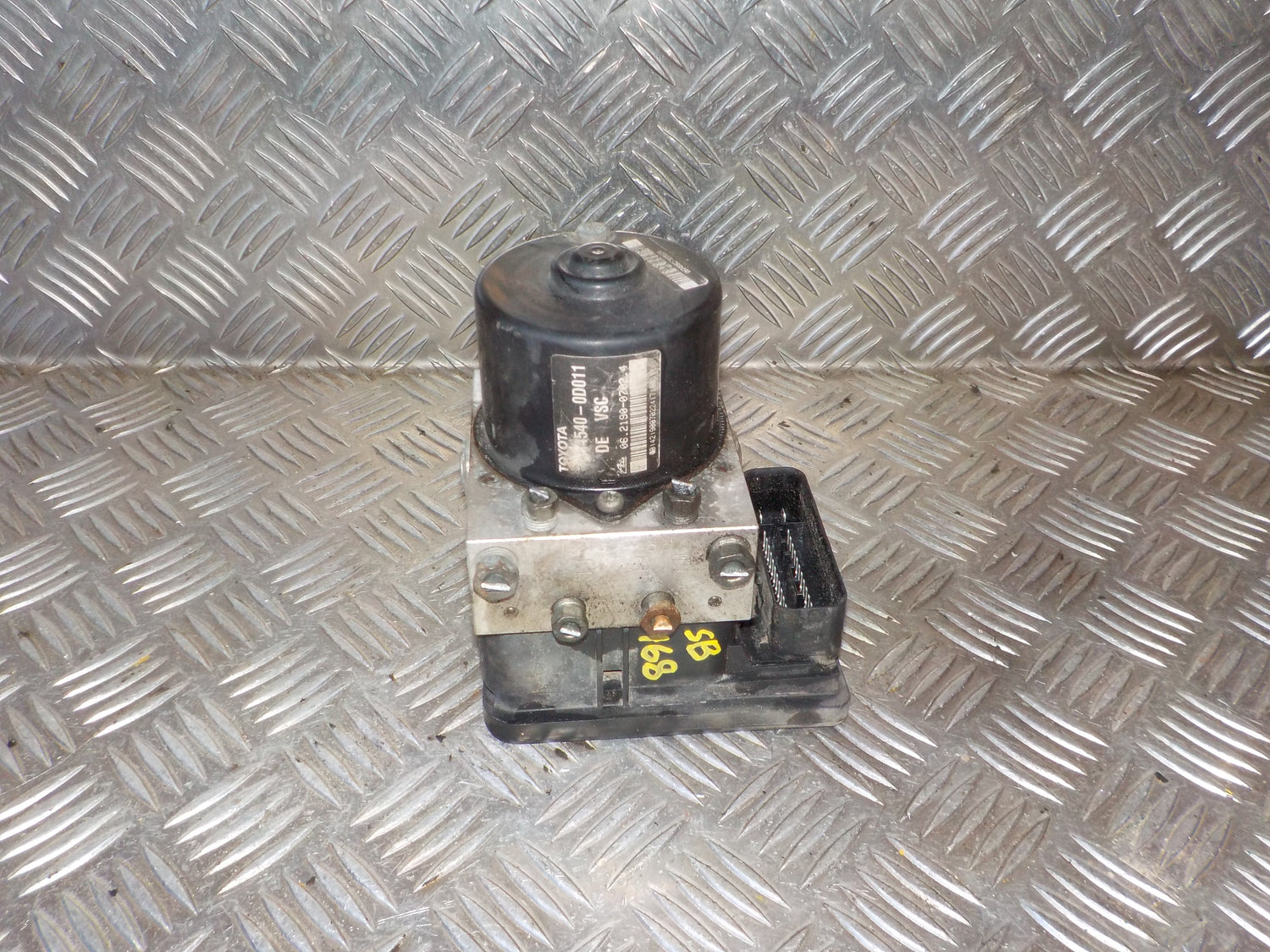 Toyota Yaris ABS Pumpe Med OEM Nr. 45400D011 Fra Toyota Ophugger