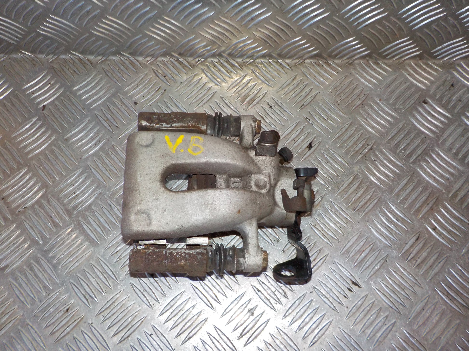 Opel Zafira B Bremsekaliber VB Med OEM Nr. 93183696 Fra Opel Ophugger