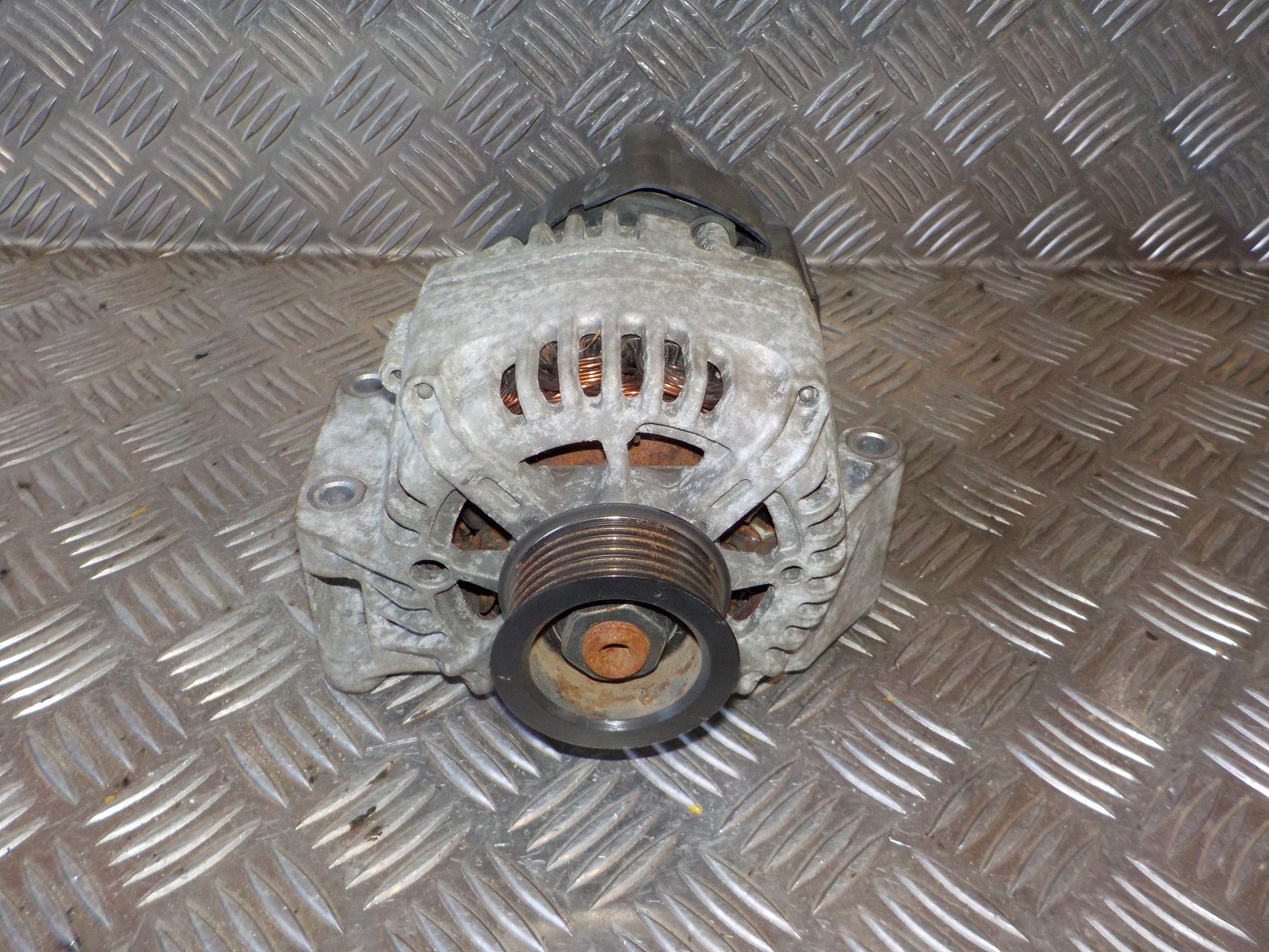 Fiat Punto Evo Generator Med OEM Nr. 51880174 Fra Fiat Ophugger