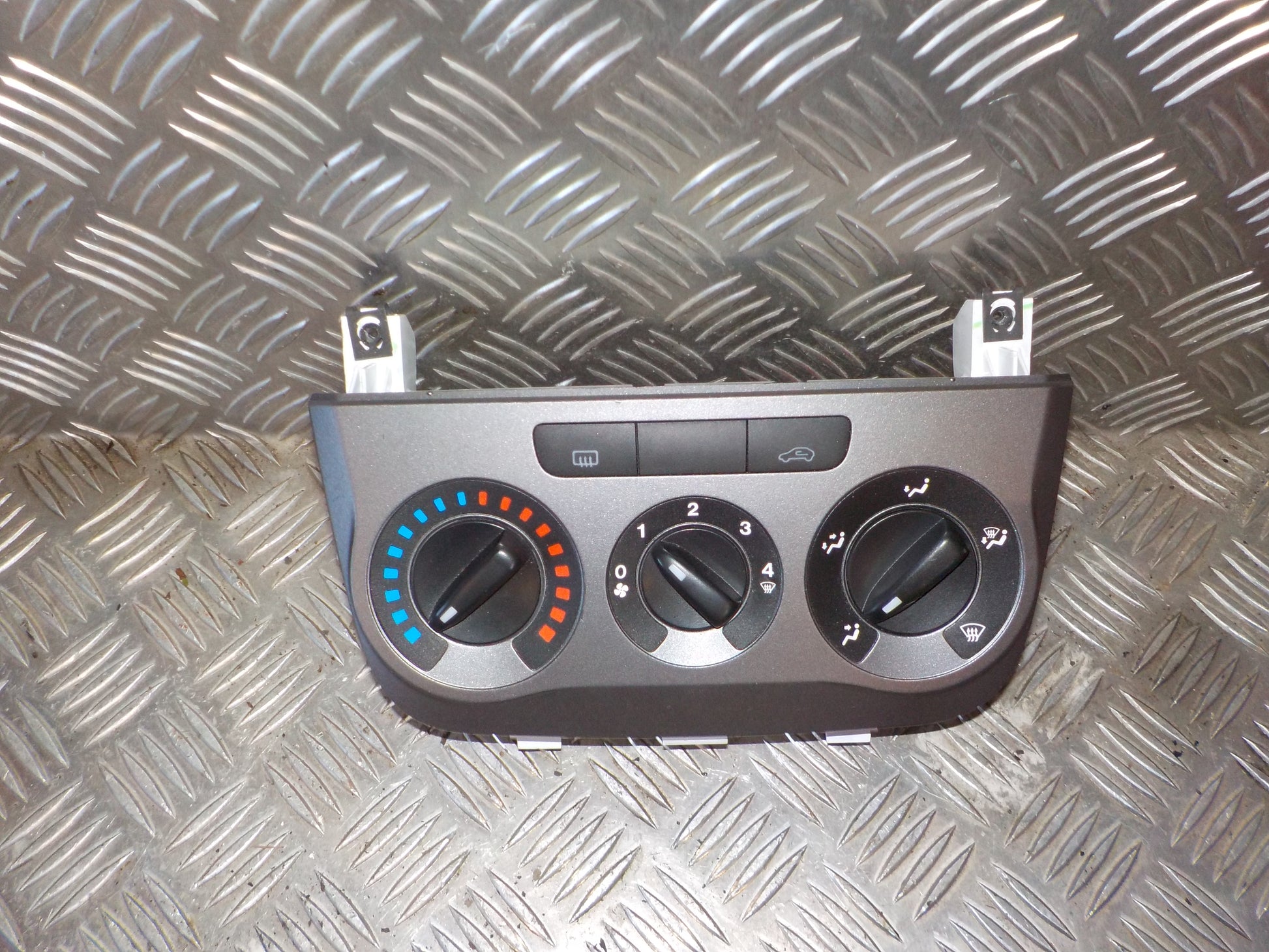 Fiat Punto Evo Varmeregulering Med OEM Nr. 5G1140100 Fra Fiat Ophugger