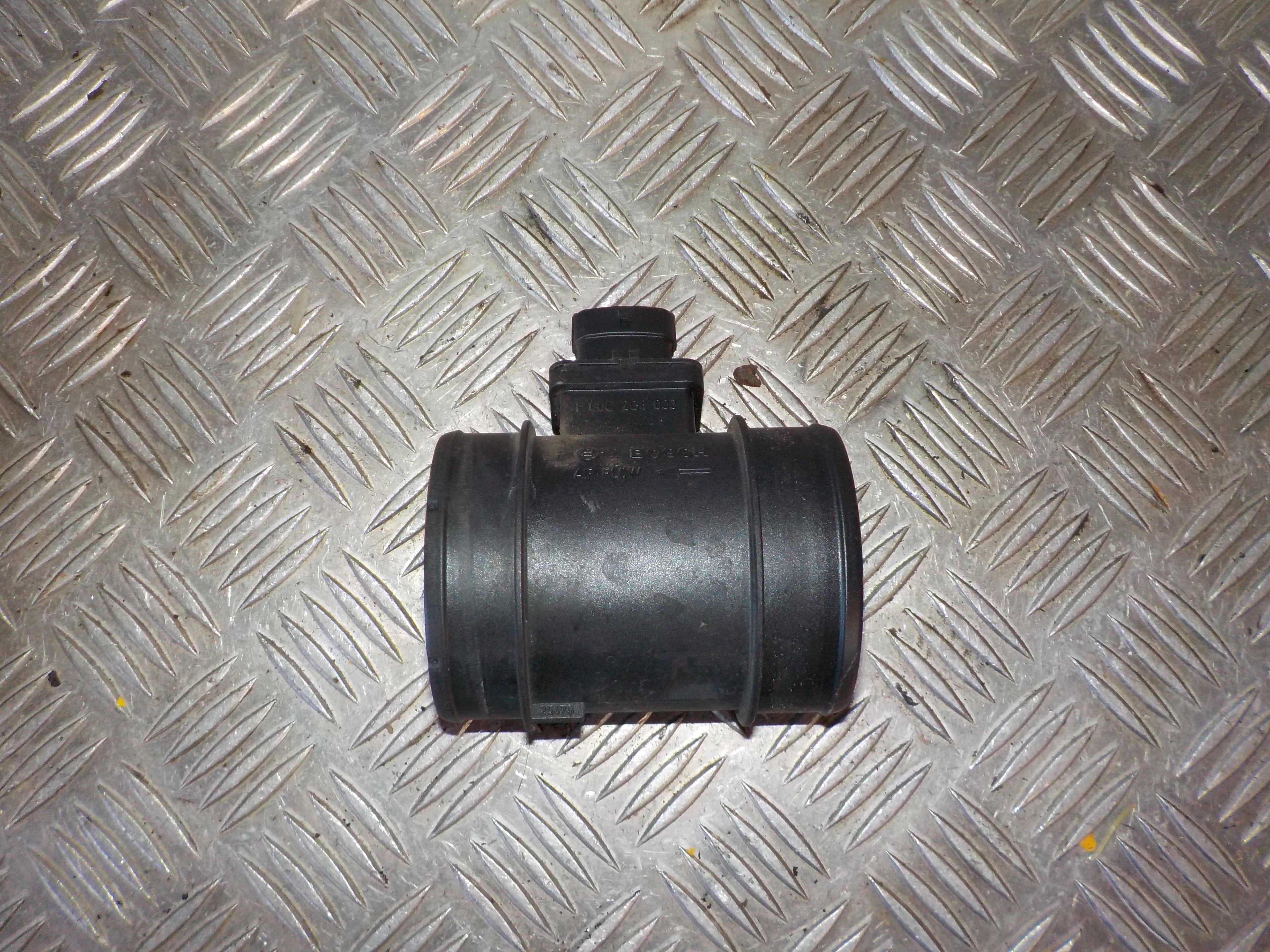 Fiat Punto Evo Luftmængdemåler Med OEM Nr. 55220715 Fra Fiat Ophugger