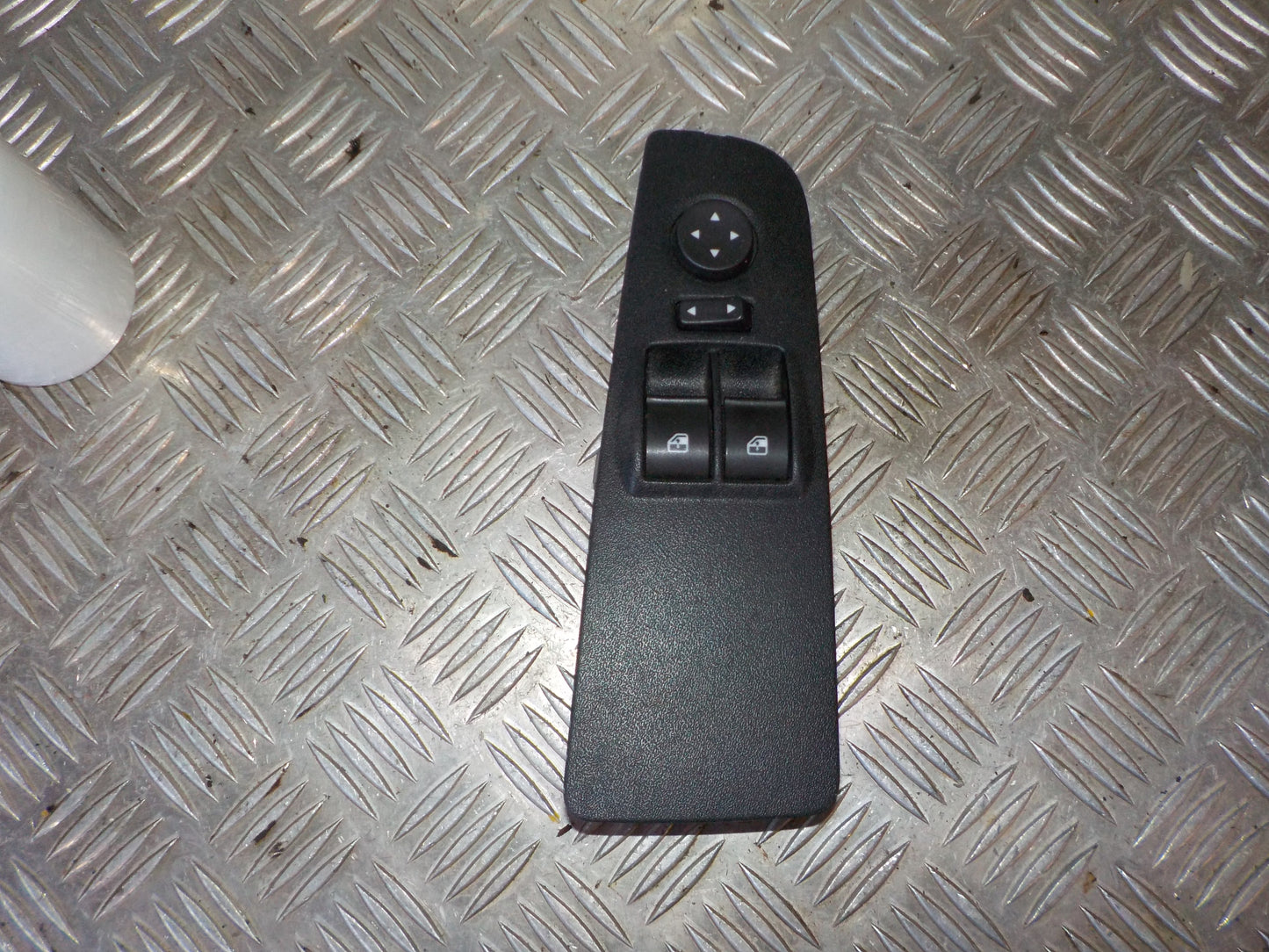 Fiat Punto Evo Kontakt Rudehejs Med OEM Nr. 15912C Fra Fiat Ophugger