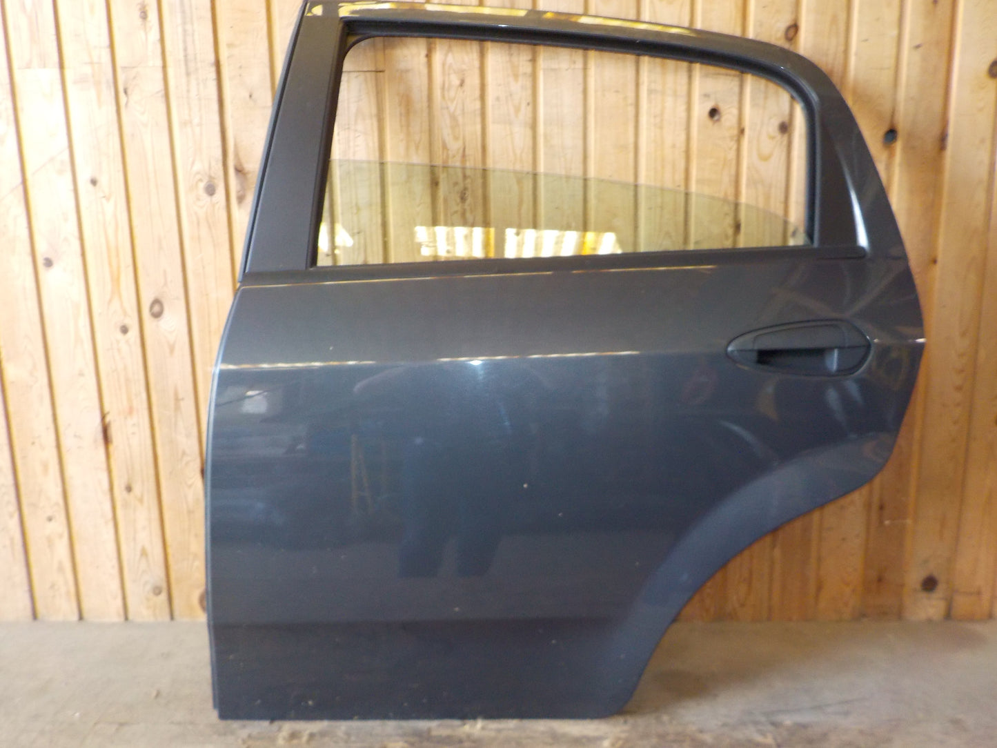 Fiat Punto Evo Bagdør V Med OEM Nr. 0000051888070 Fra Fiat Ophugger