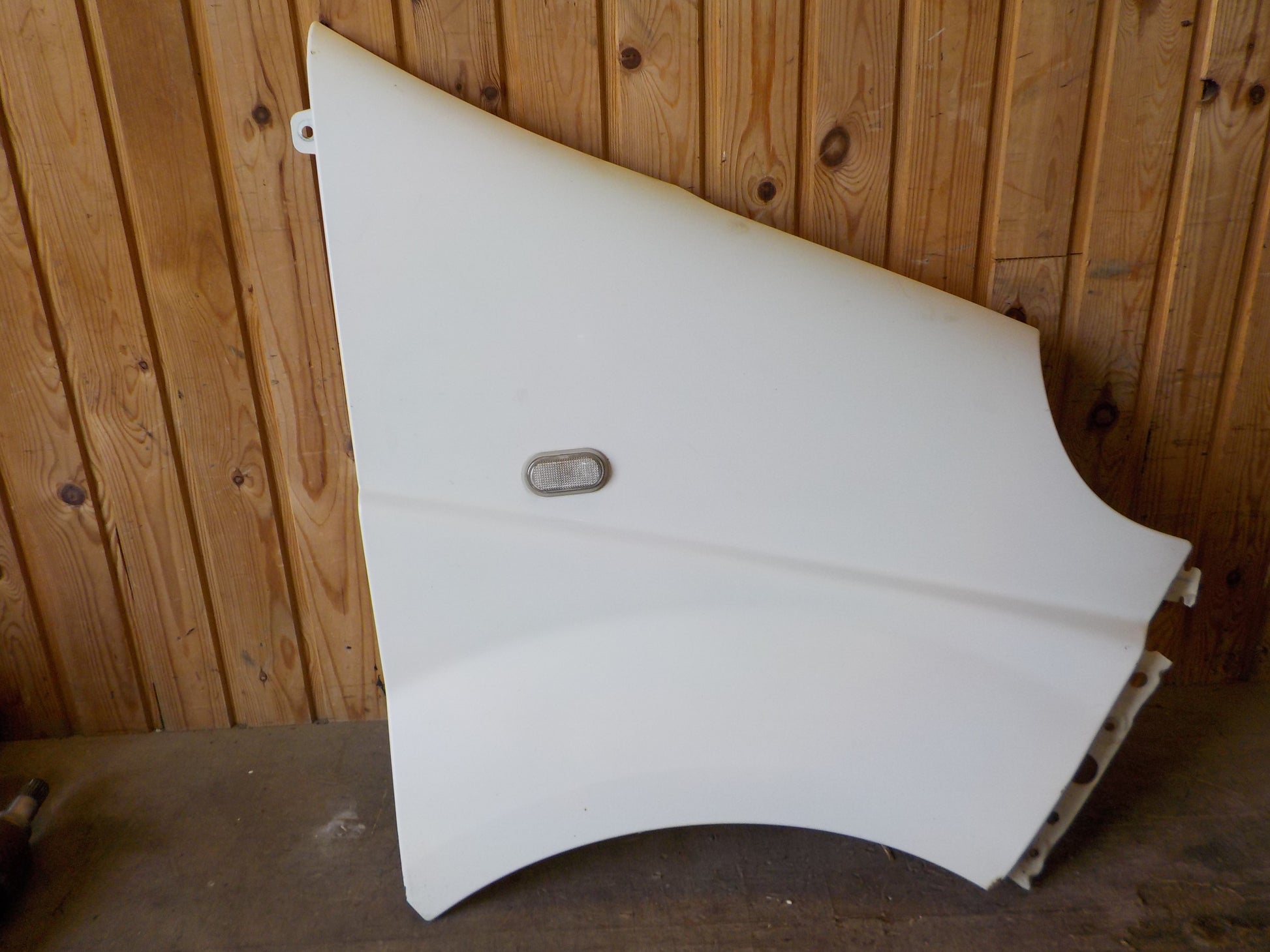 Renault Trafic 1 Forskærm H Med OEM Nr. 7782524467 Fra Renault Ophugger