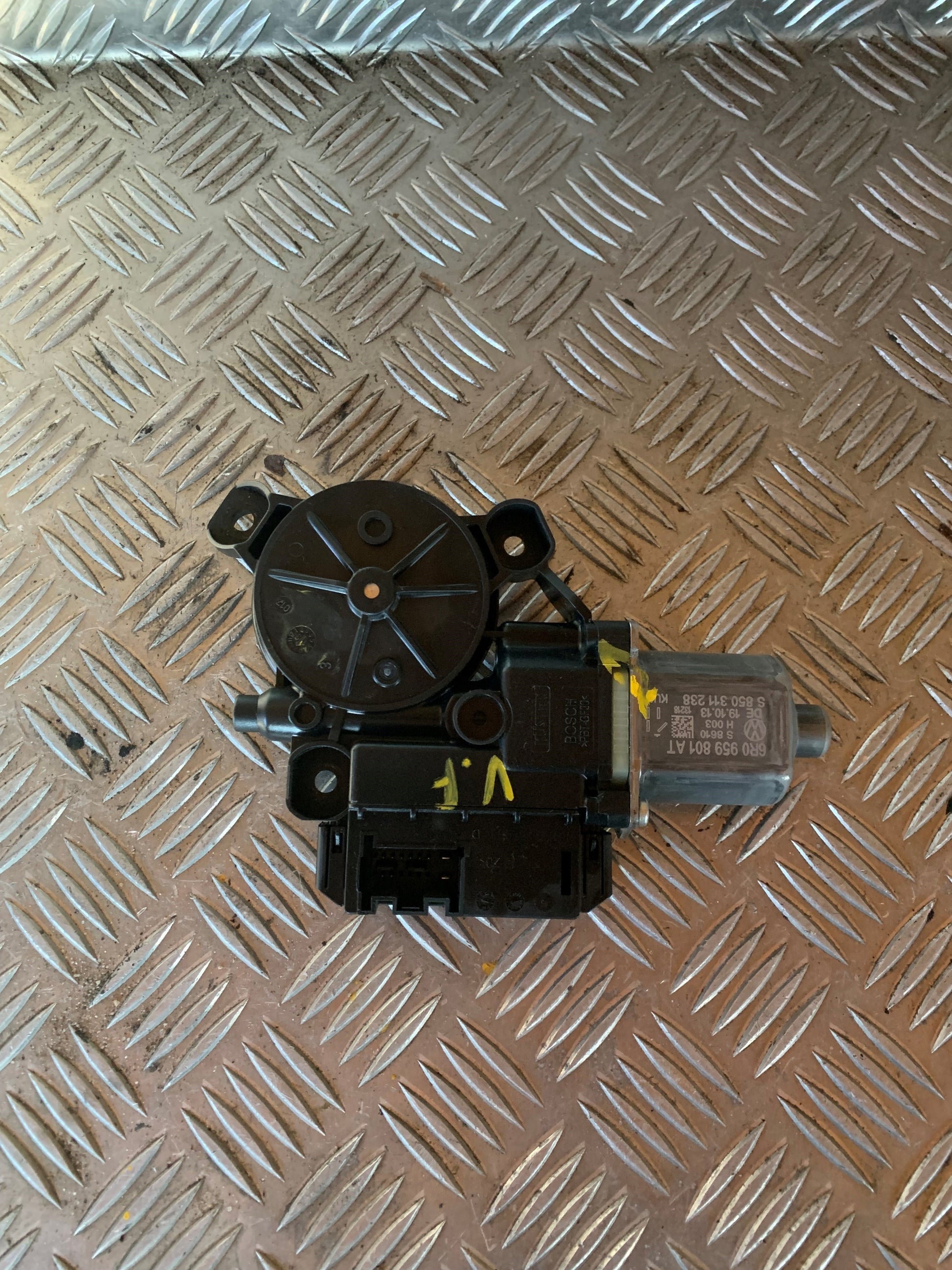 VW Polo 6R Rudemotor - Rudehejs Med OEM Nr. 6R0959801AT Fra VW Ophugger