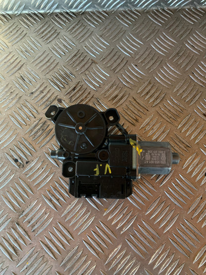 VW Polo 6R Rudemotor - Rudehejs Med OEM Nr. 6R0959801AT Fra VW Ophugger