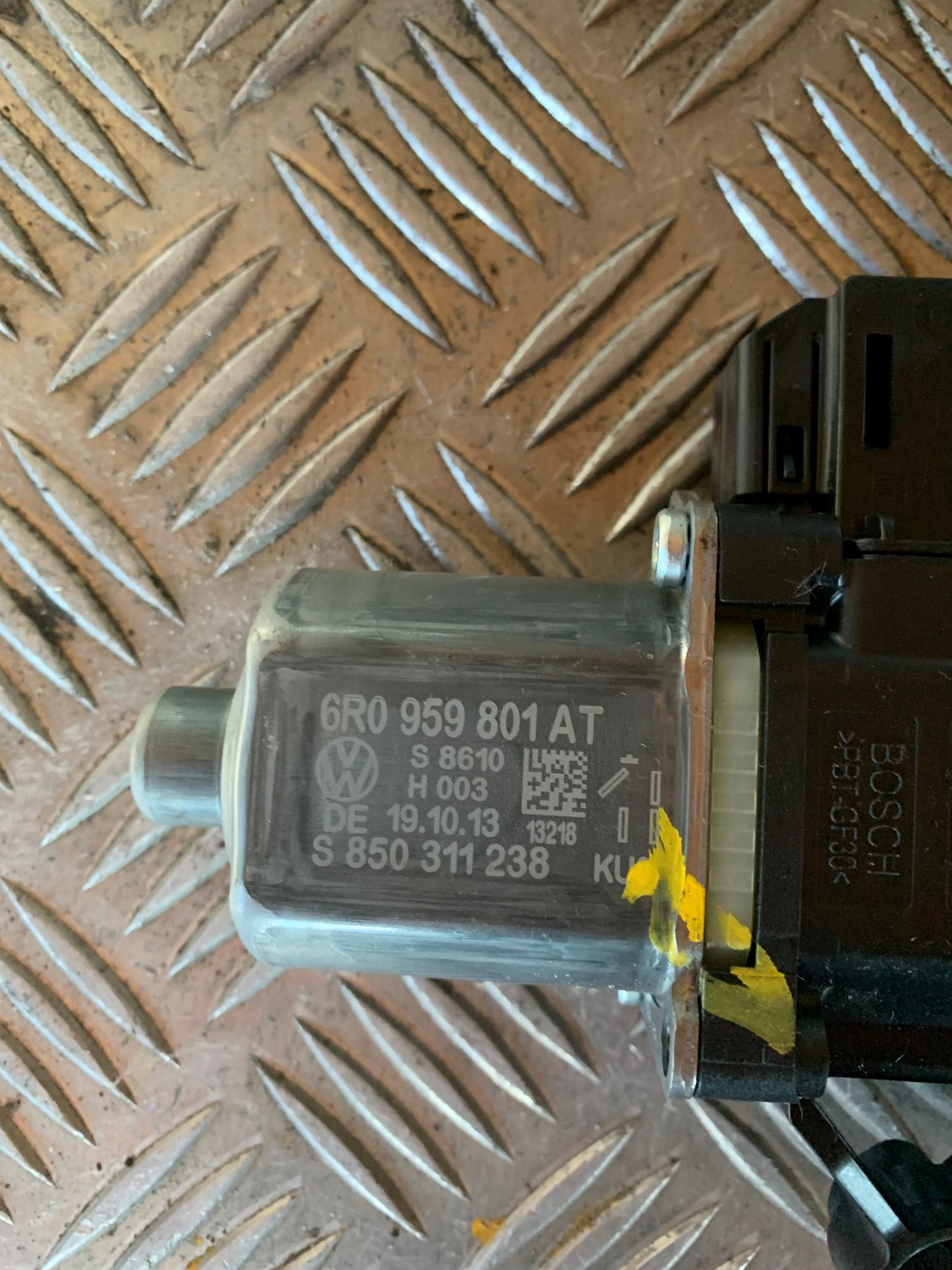 VW Polo 6R Rudemotor - Rudehejs Med OEM Nr. 6R0959801AT Fra VW Ophugger