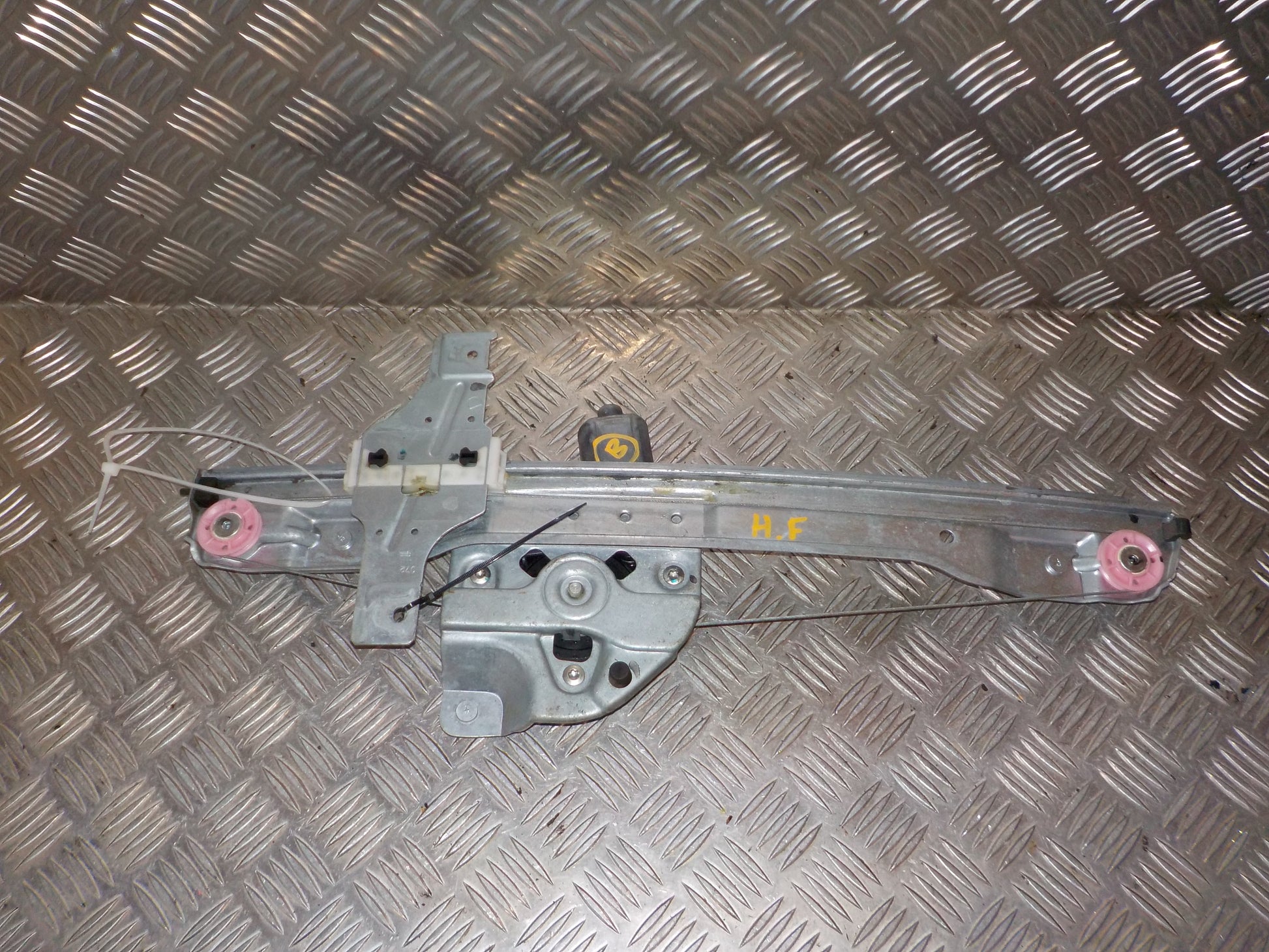 Peugeot 208 Rudemotor - Rudehejs Med OEM Nr. 9674254380 Fra Peugeot Ophugger