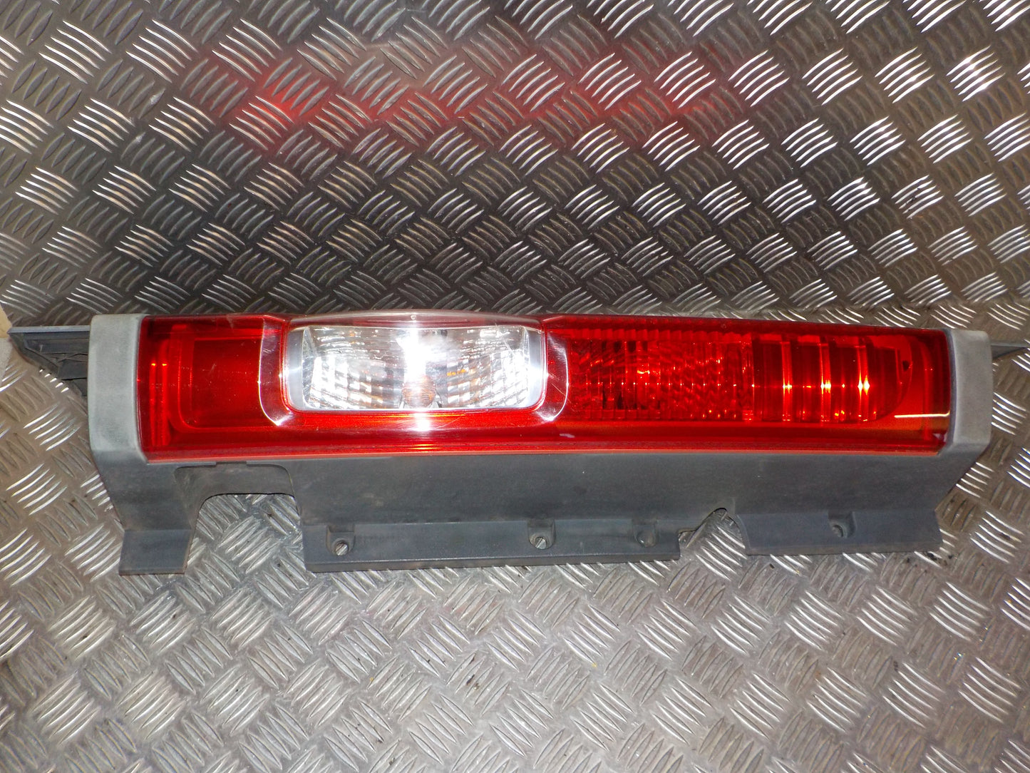 Renault Trafic 1 Baglygte Med OEM Nr. 93857722 Fra Renault Ophugger