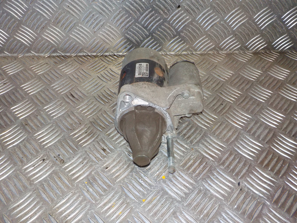 Suzuki Swift Starter Med OEM Nr. 3110086G00 Fra Suzuki Ophugger