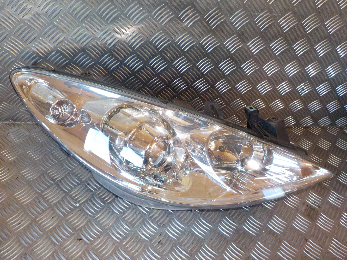 Peugeot 307 Forlygte Med OEM Nr. 	620686 Fra Peugeot Ophugger