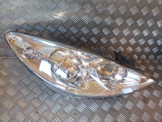 Peugeot 307 Forlygte Med OEM Nr. 	620686 Fra Peugeot Ophugger