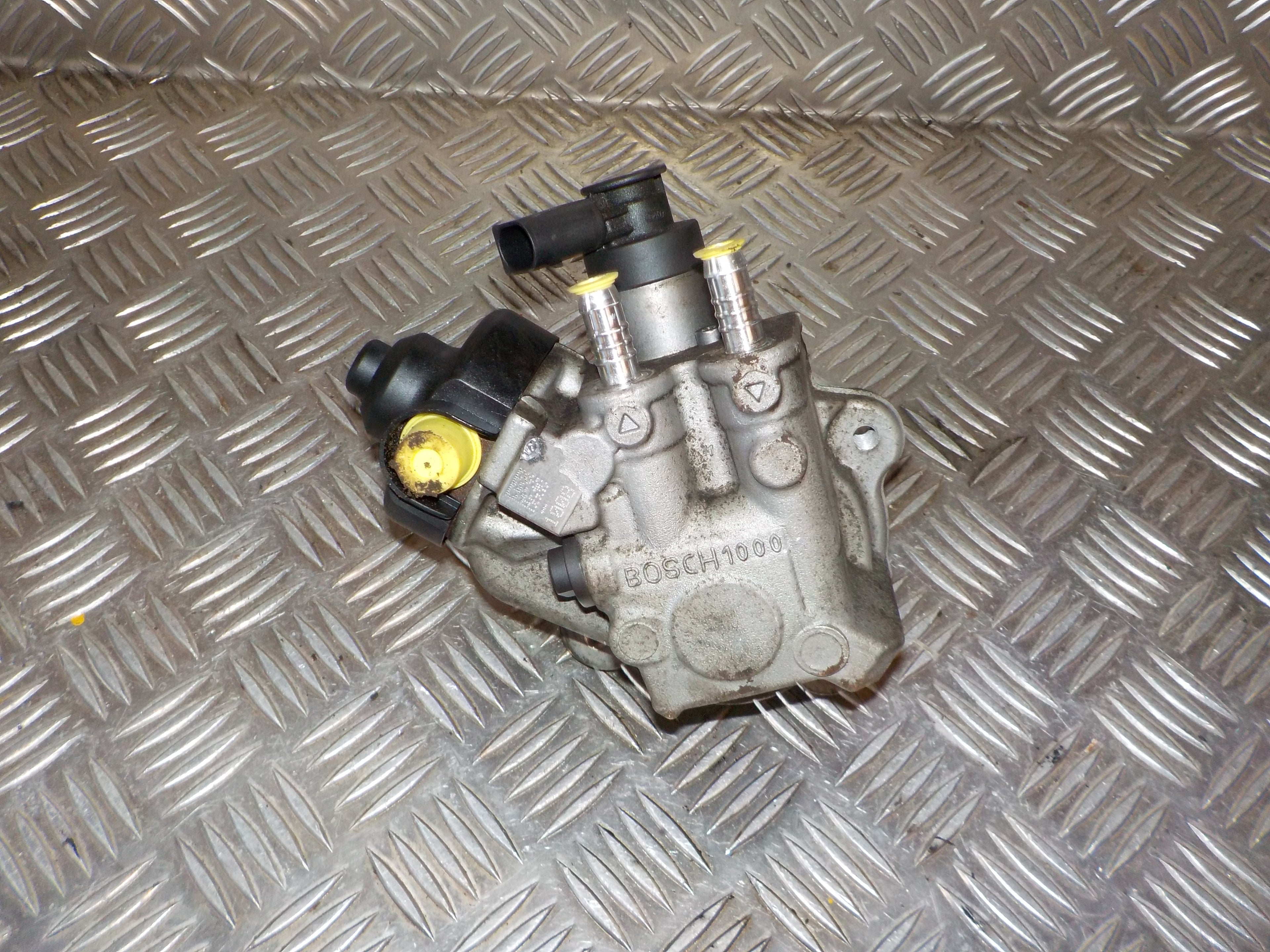 VW Golf 6 1K Dieselpumpe Med OEM Nr. 0445010507 Fra VW Ophugger