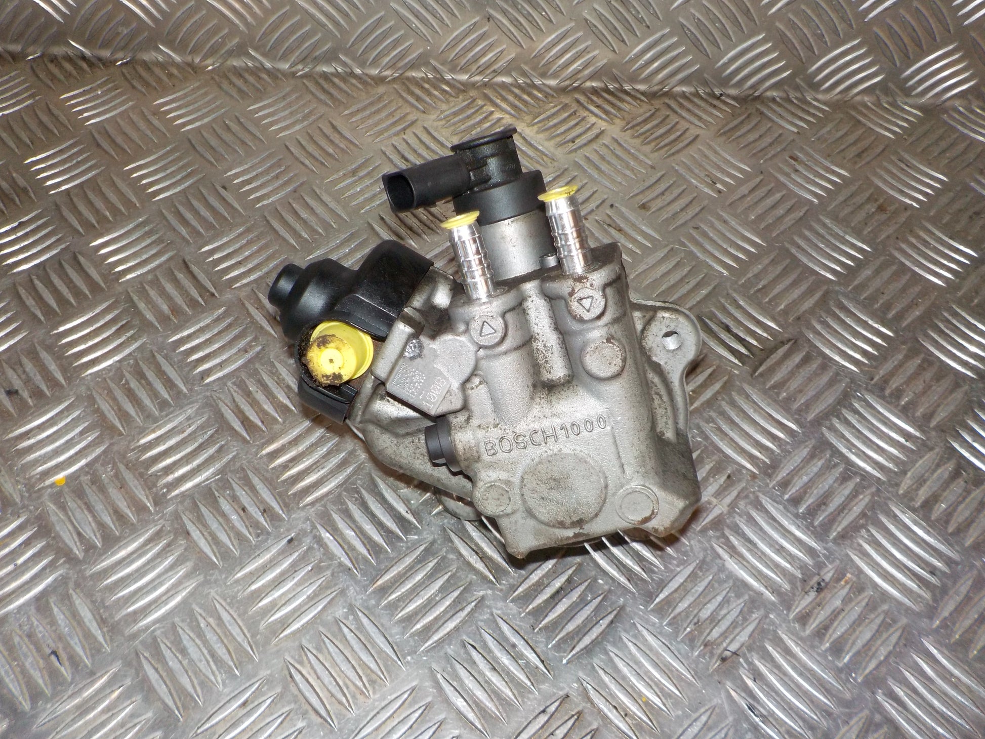 VW Golf 6 1K Dieselpumpe Med OEM Nr. 03L130755 Fra VW Ophugger
