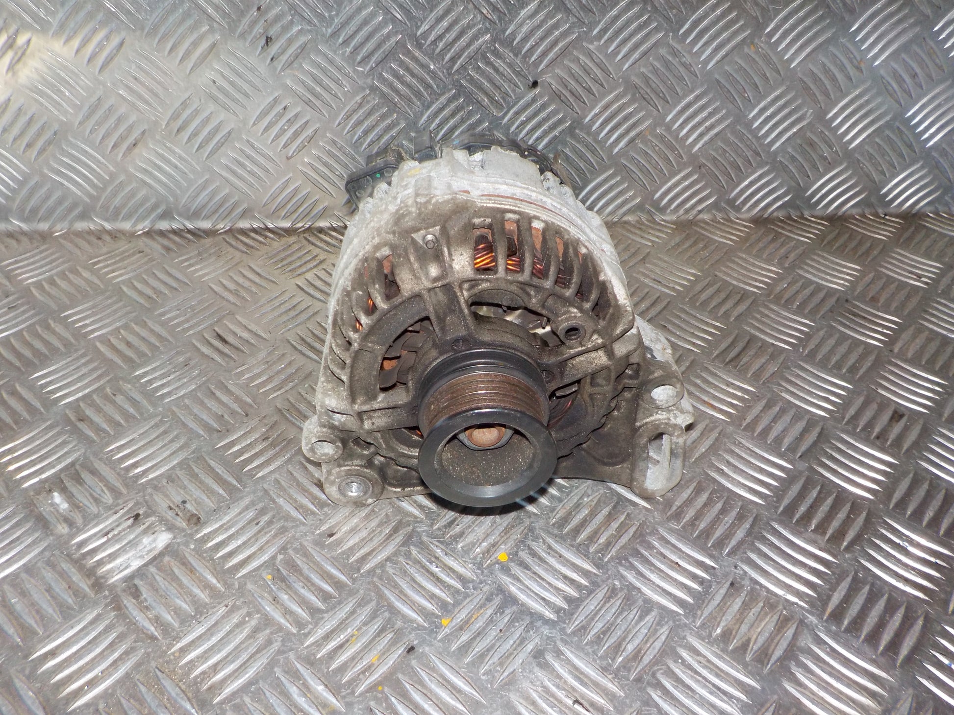 VW Polo 9N Generator Med OEM Nr. 0986041310 Fra VW Ophugger