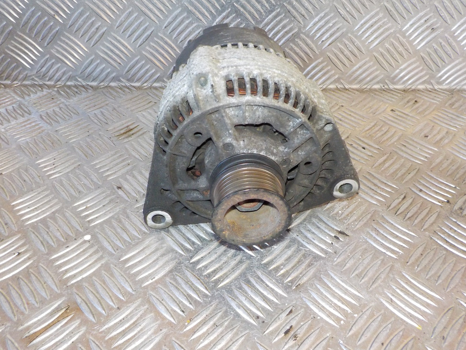 Mercedes E W210 Generator Med OEM Nr. 101546602 Fra Mercedes Ophugger